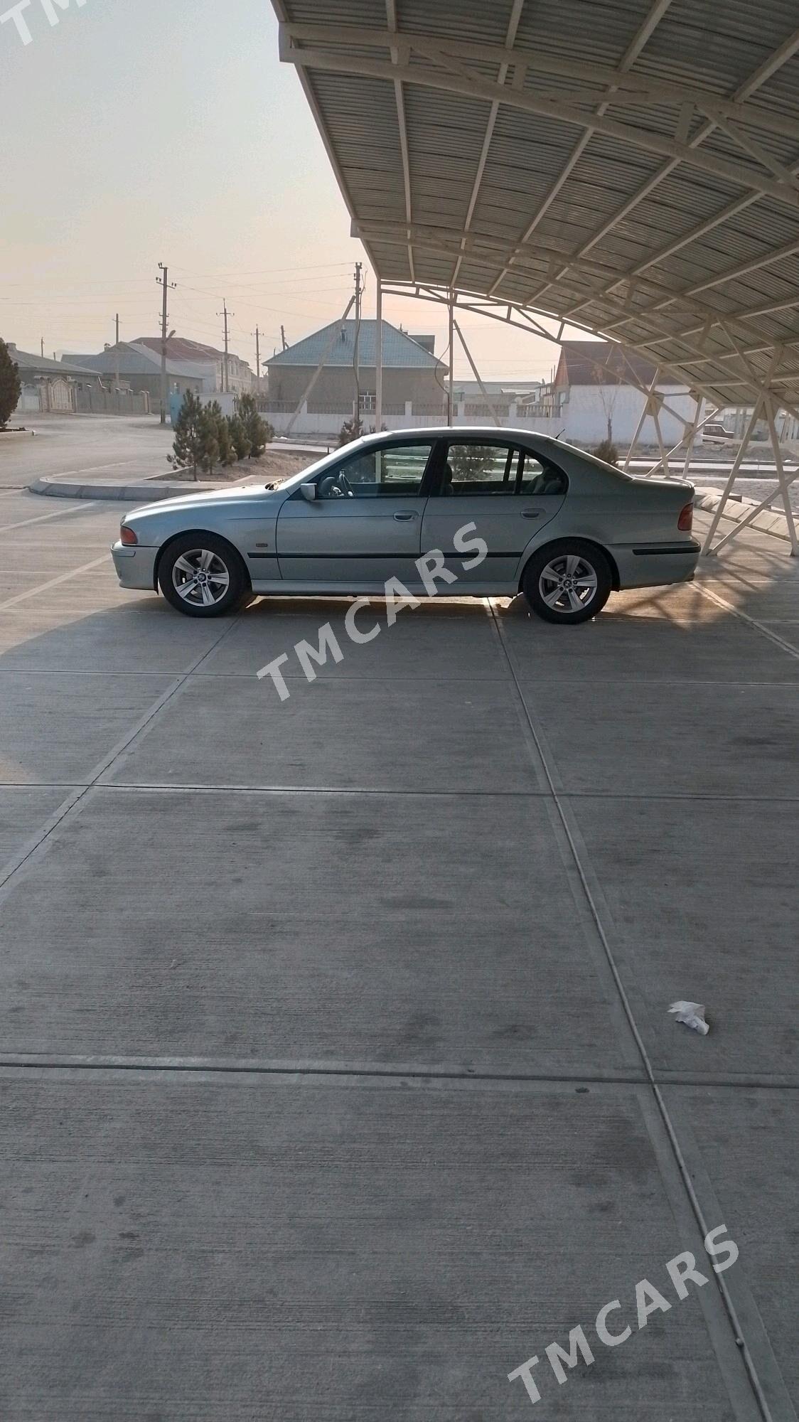 BMW E39 1998 - 75 000 TMT - Балканабат - img 2
