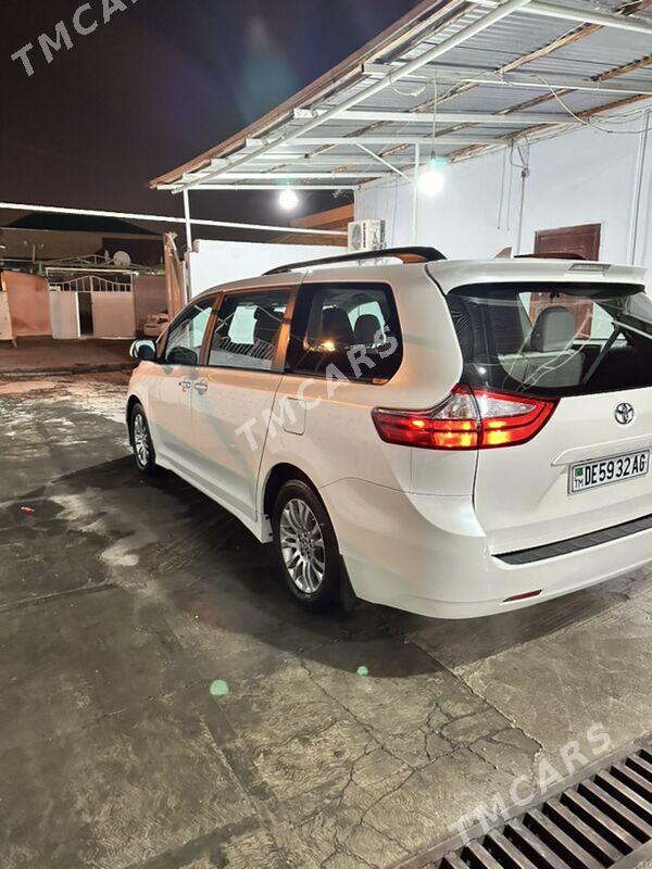 Toyota Sienna 2018 - 400 000 TMT - Aşgabat - img 2