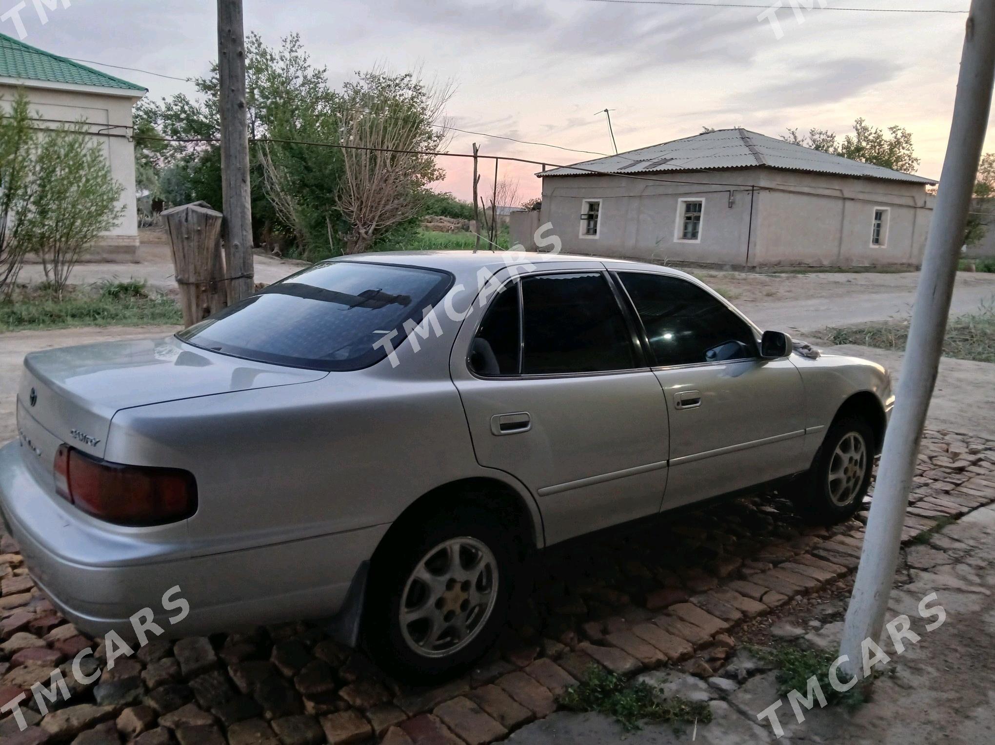 Toyota Camry 1995 - 75 000 TMT - Кёнеургенч - img 4