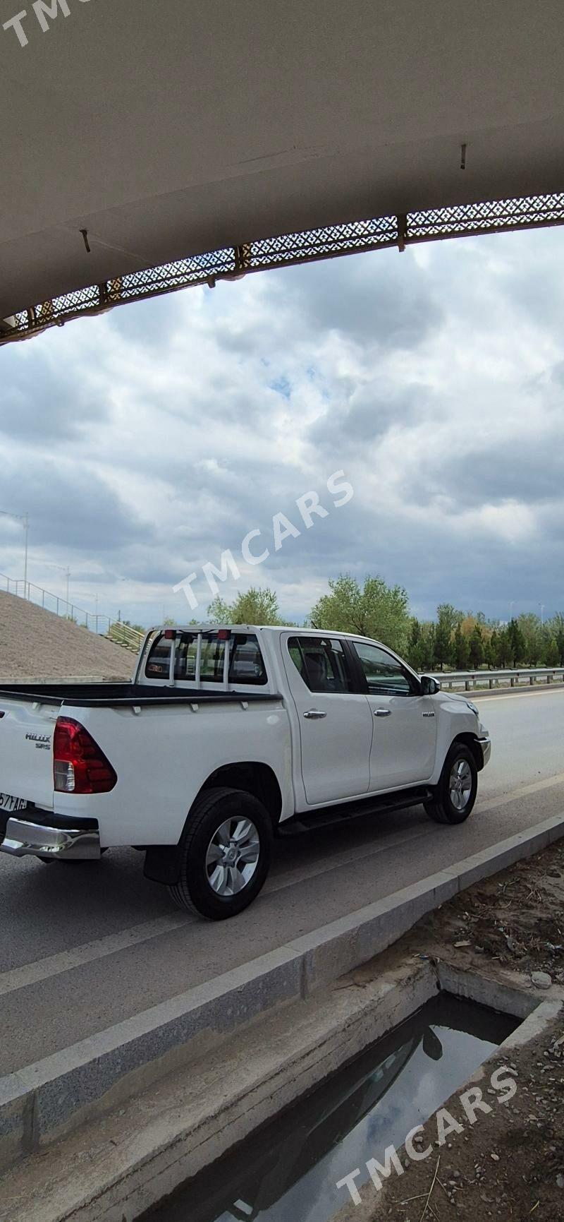 Toyota Hilux 2020 - 460 000 TMT - Aşgabat - img 5