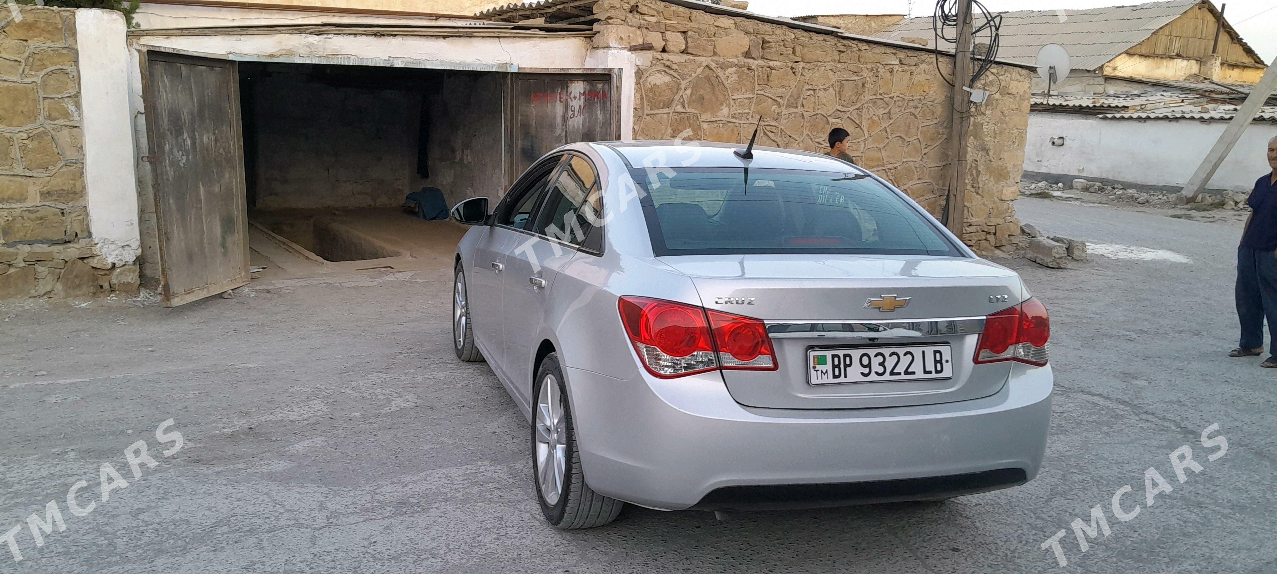 Chevrolet Cruze 2013 - 110 000 TMT - Магданлы - img 4