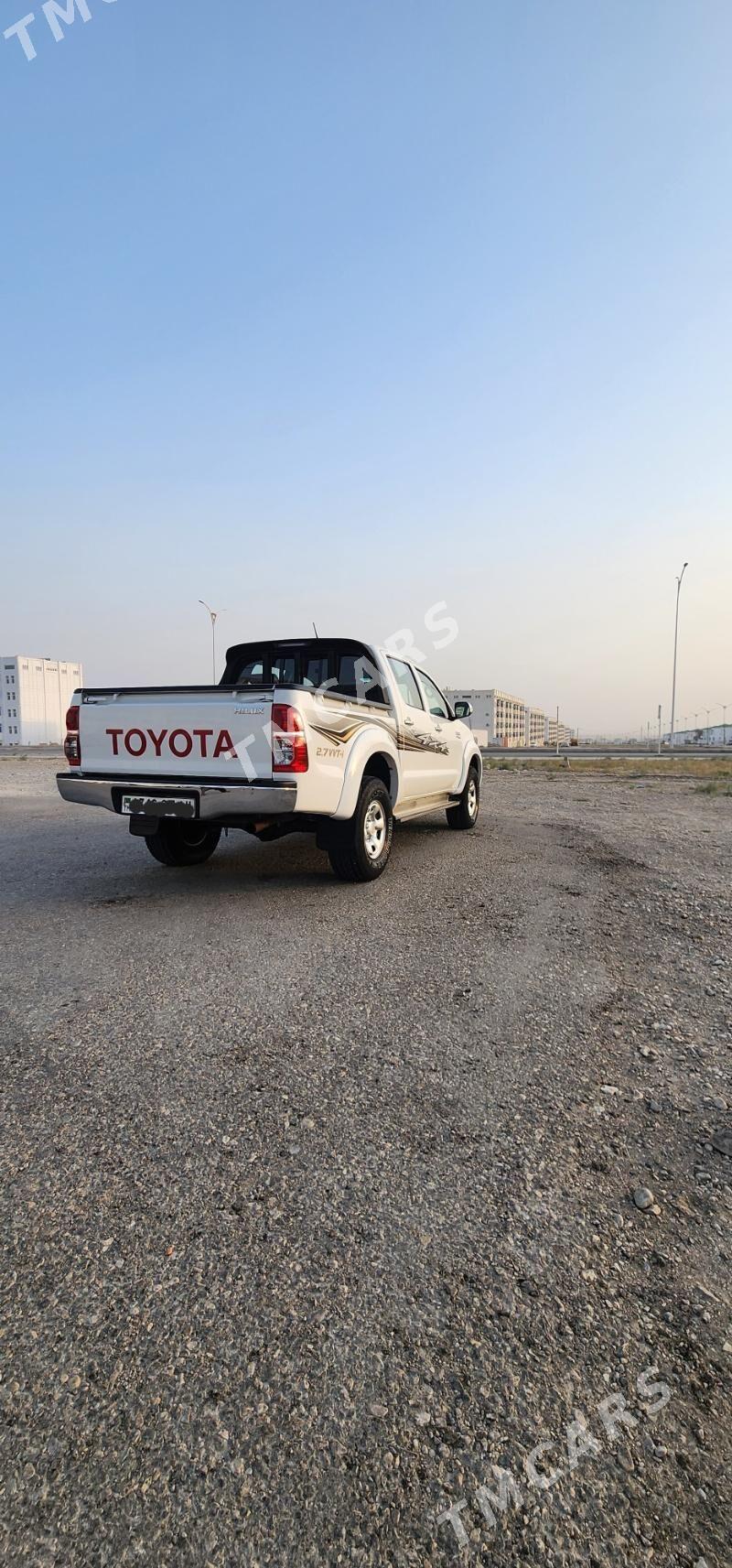 Toyota Hilux 2013 - 340 000 TMT - Balkanabat - img 4