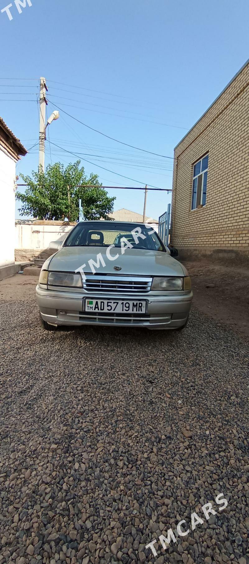 Opel Vectra 1989 - 25 000 TMT - Mary - img 2