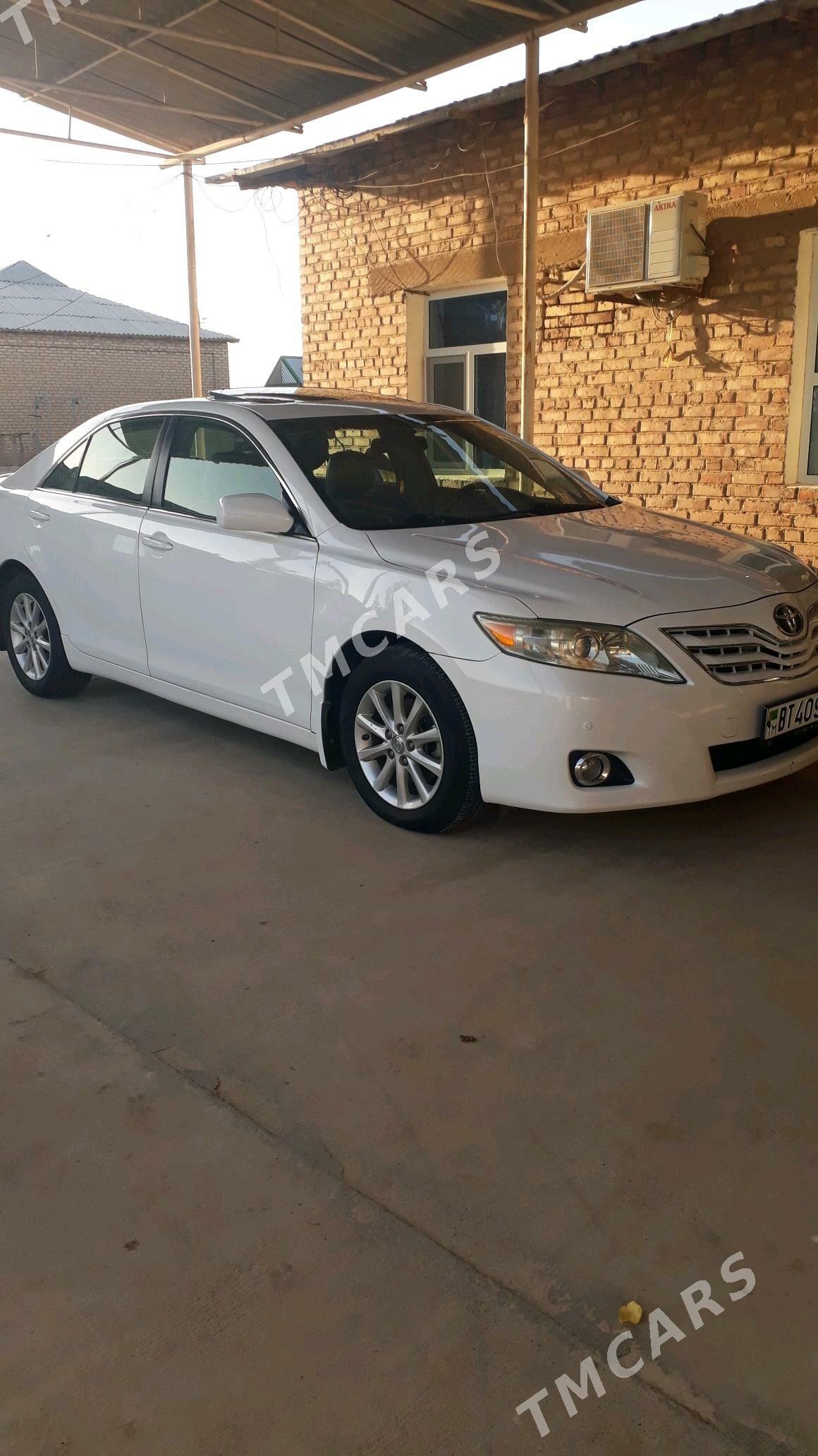 Toyota Camry 2010 - 175 000 TMT - Бабадайхан - img 3