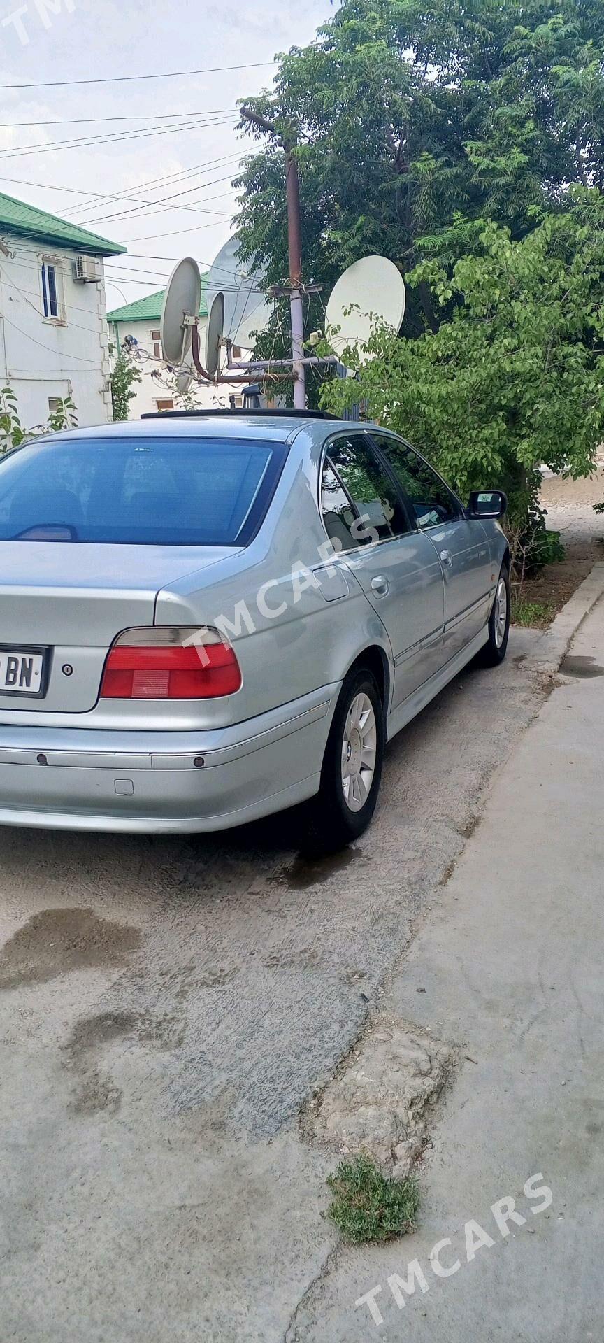 BMW E39 1999 - 80 000 TMT - Балканабат - img 3