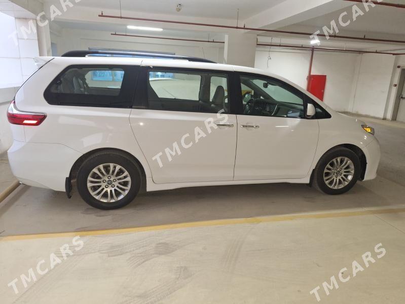 Toyota Sienna 2018 - 370 000 TMT - Район ст. Аэропорта, ул. Гагарина - img 3