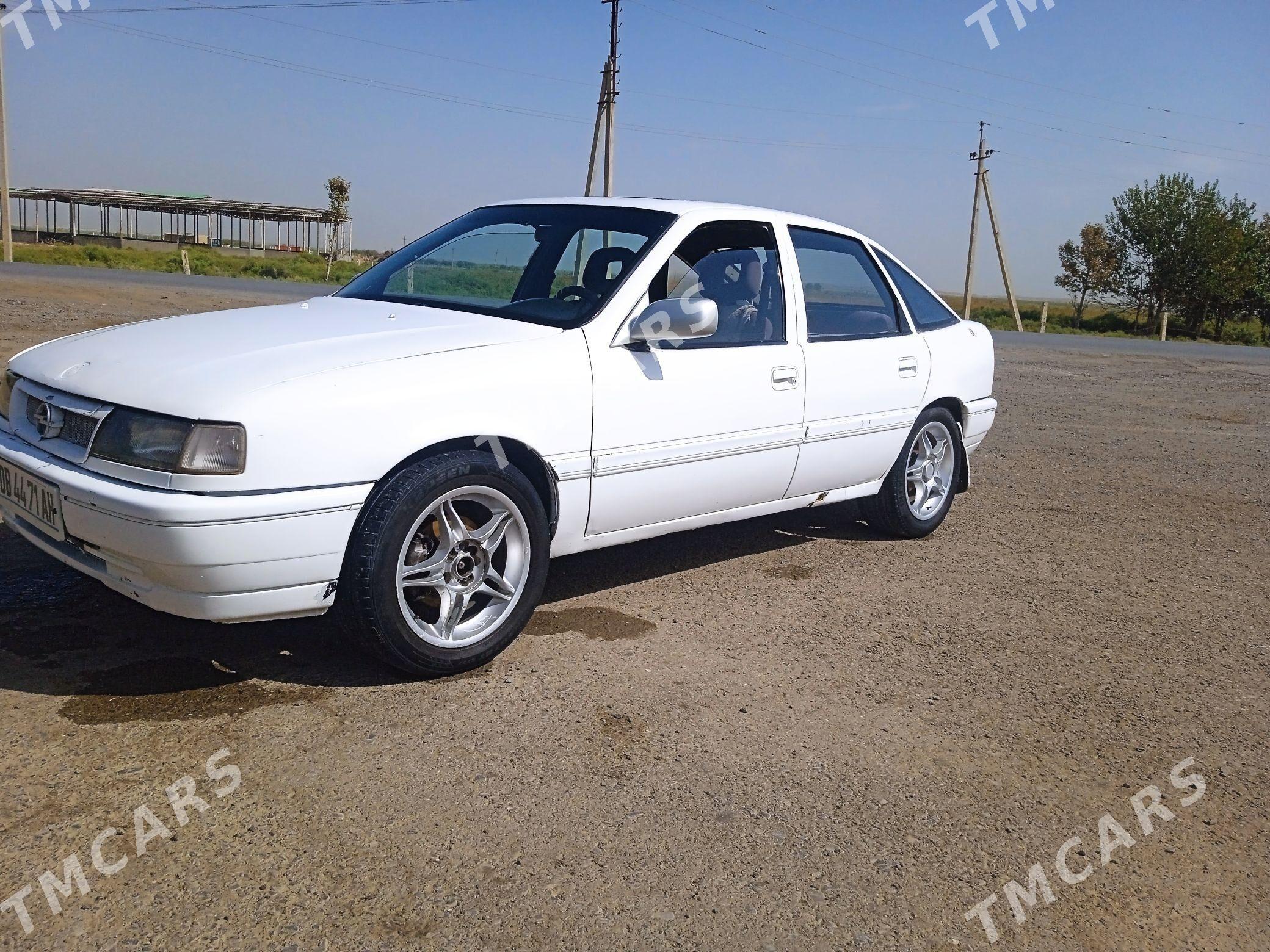 Opel Vectra 1990 - 22 000 TMT - Бахарден - img 2