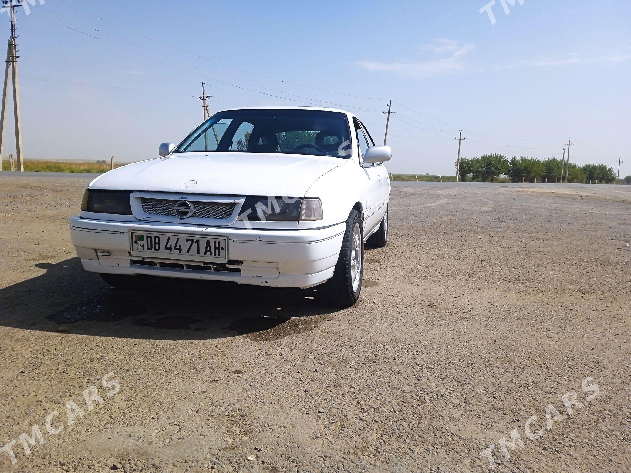 Opel Vectra 1990 - 22 000 TMT - Бахарден - img 3