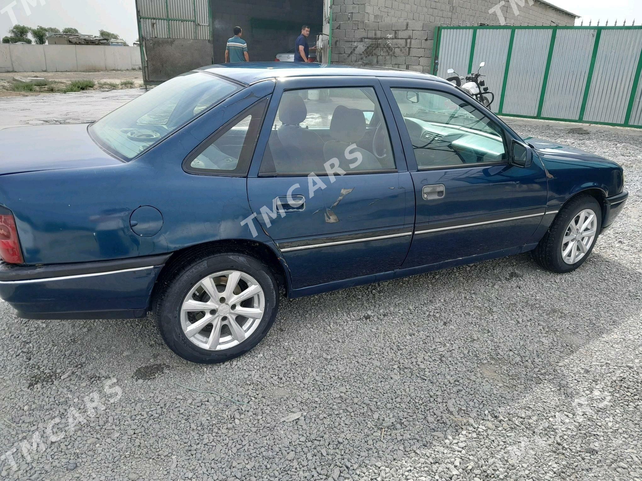 Opel Vectra 1990 - 20 000 TMT - Бахарден - img 3