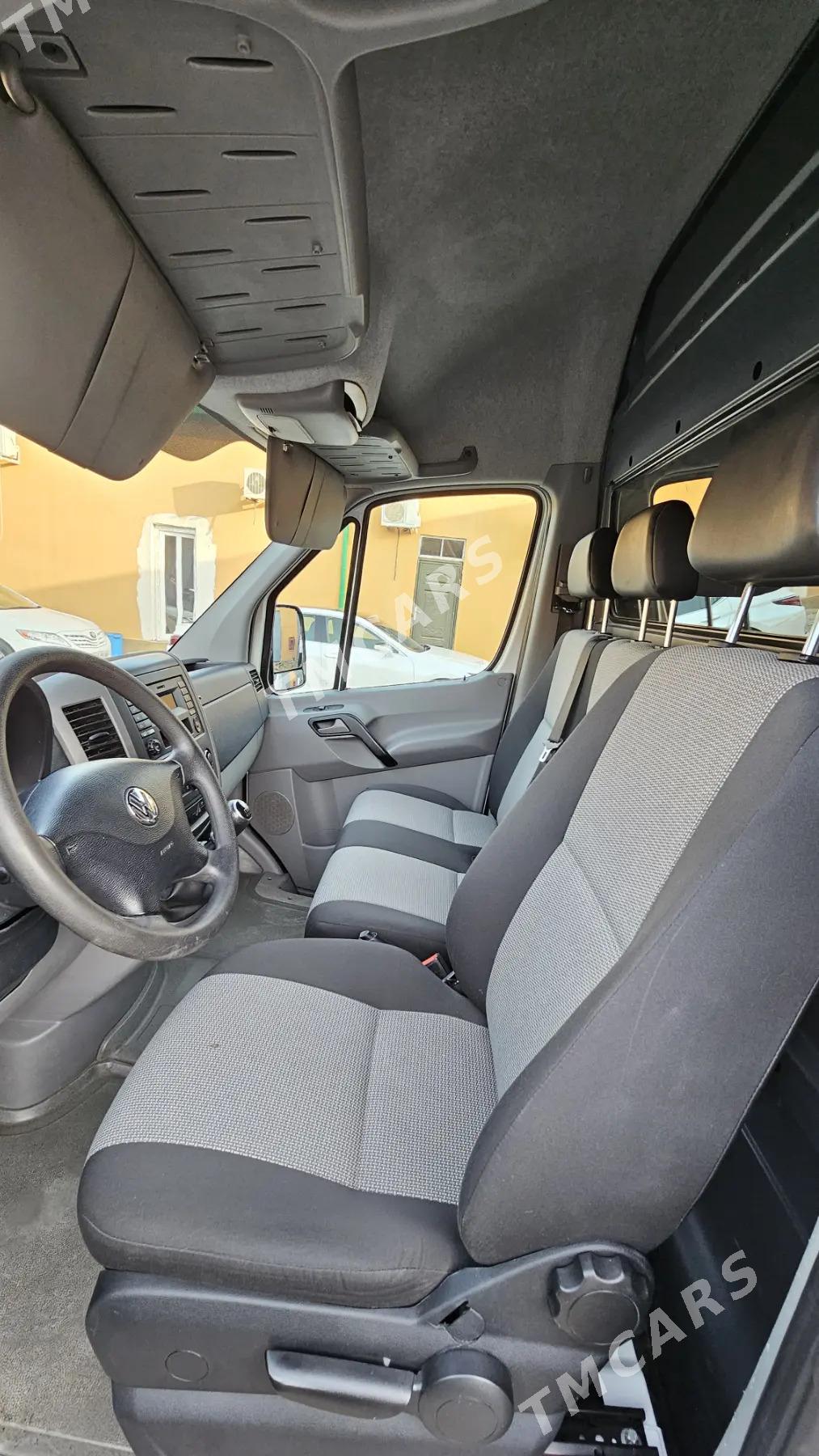 Volkswagen Crafter 2015 - 420 000 TMT - Aşgabat - img 9