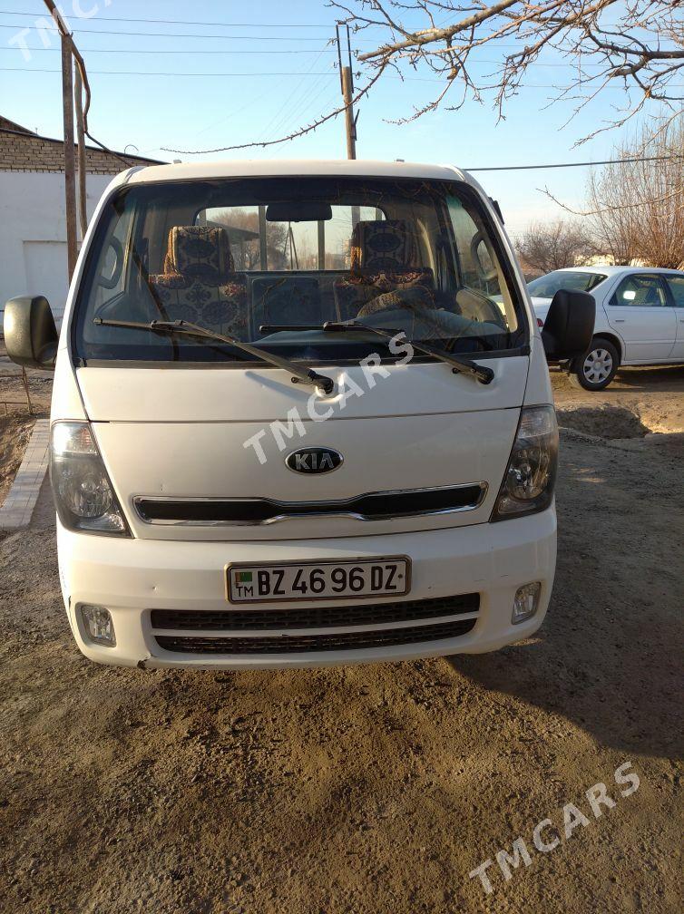 Kia Bongo 2013 - 185 000 TMT - Шабатский этрап - img 4