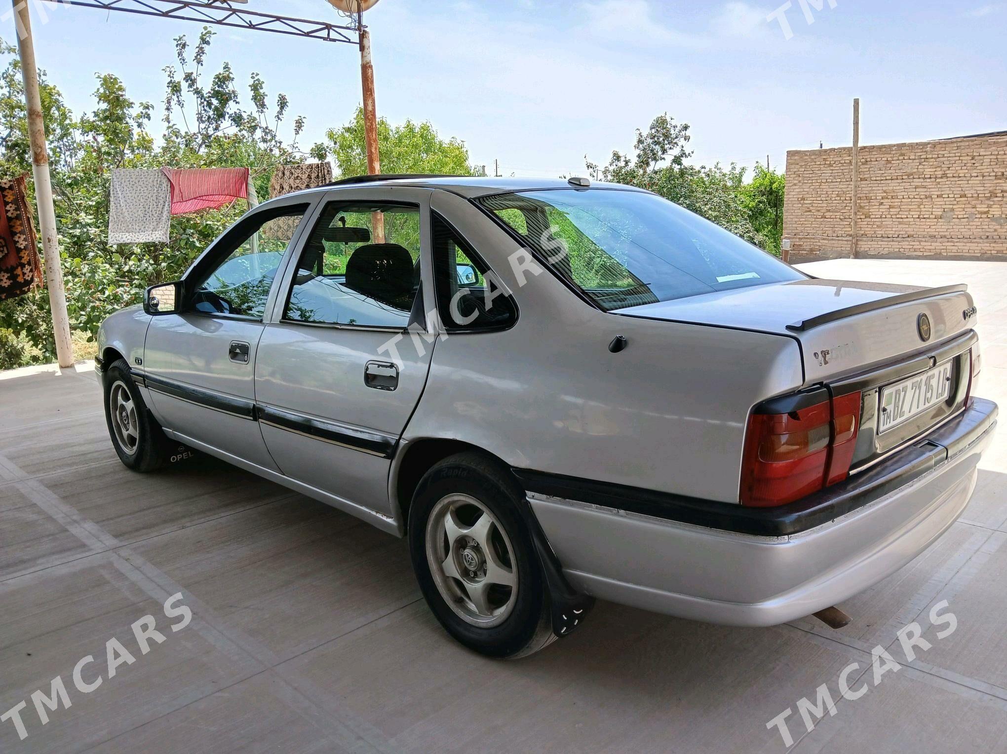 Opel Vectra 1991 - 30 000 TMT - Saýat - img 3