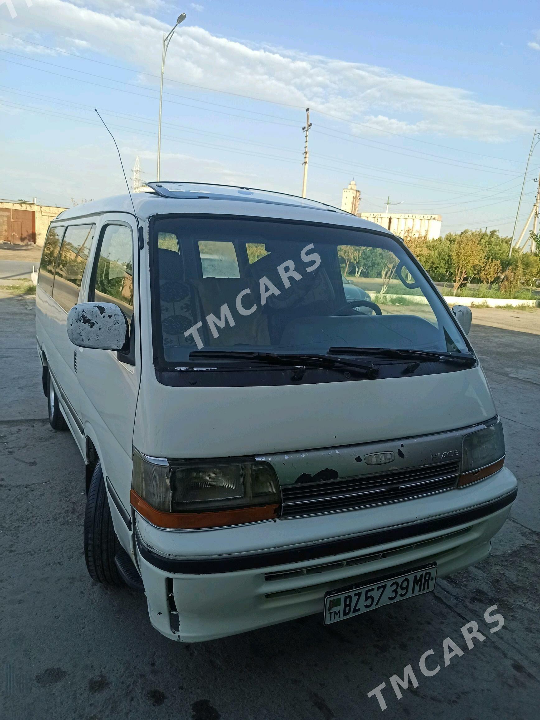 Toyota Hiace 1993 - 40 000 TMT - Мары - img 4