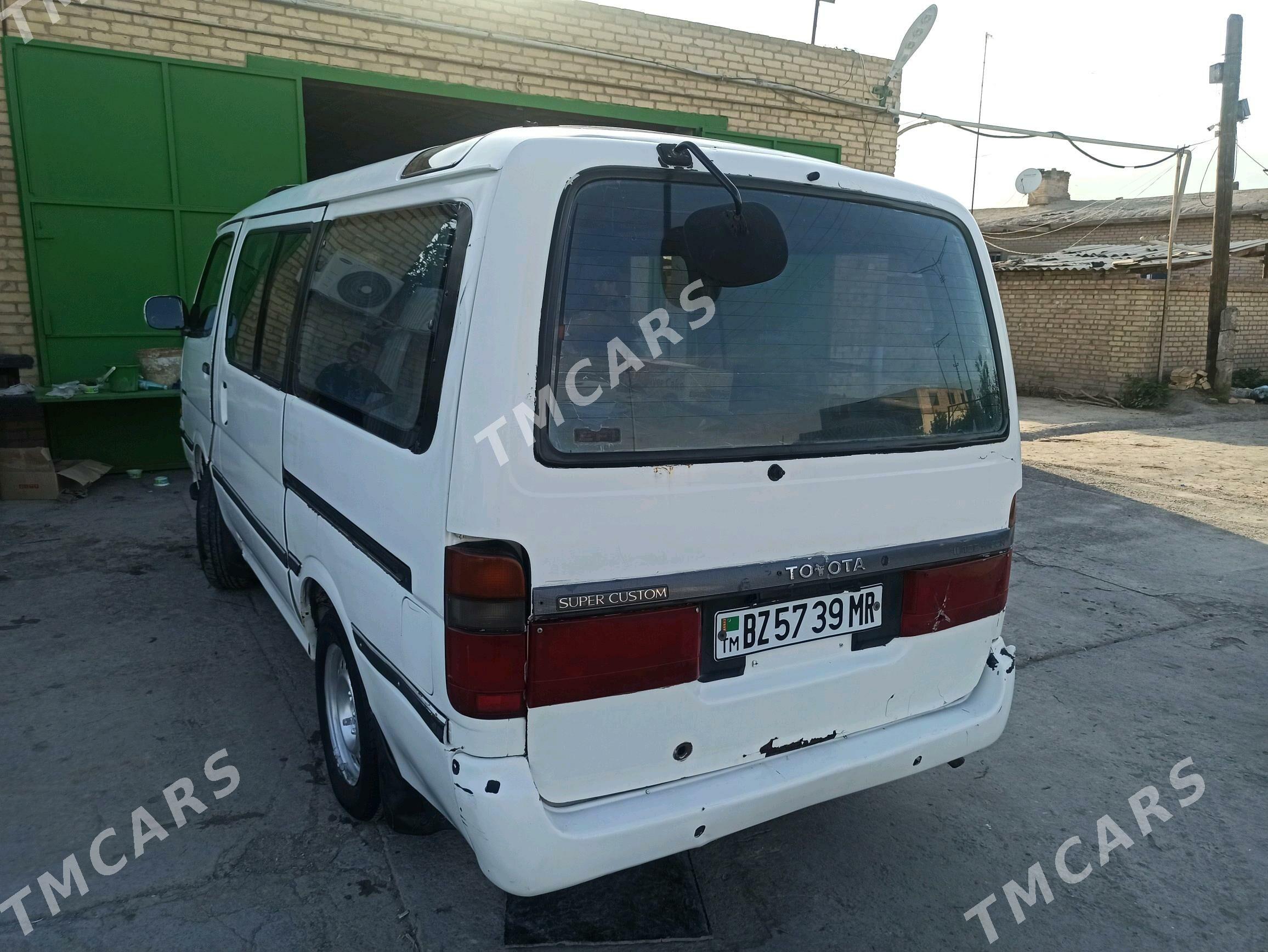 Toyota Hiace 1993 - 40 000 TMT - Мары - img 3