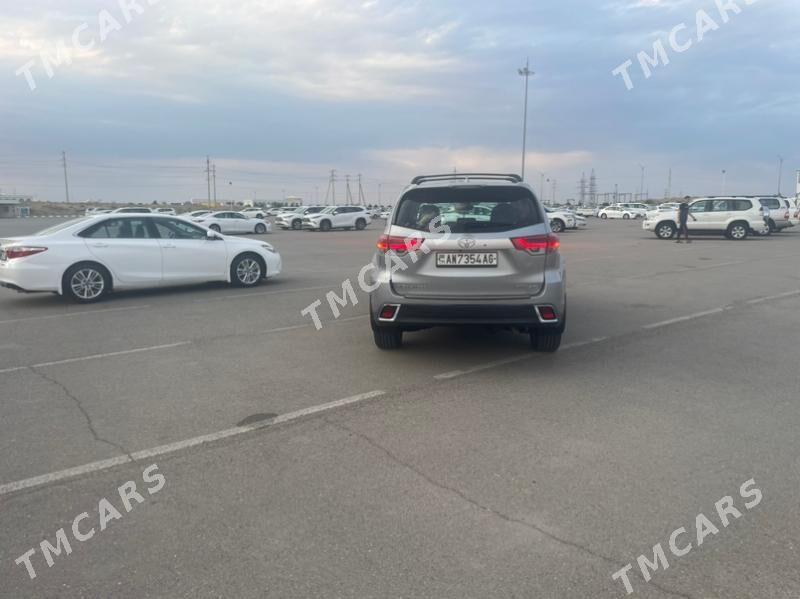 Toyota Highlander 2017 - 440 000 TMT - Aşgabat - img 3