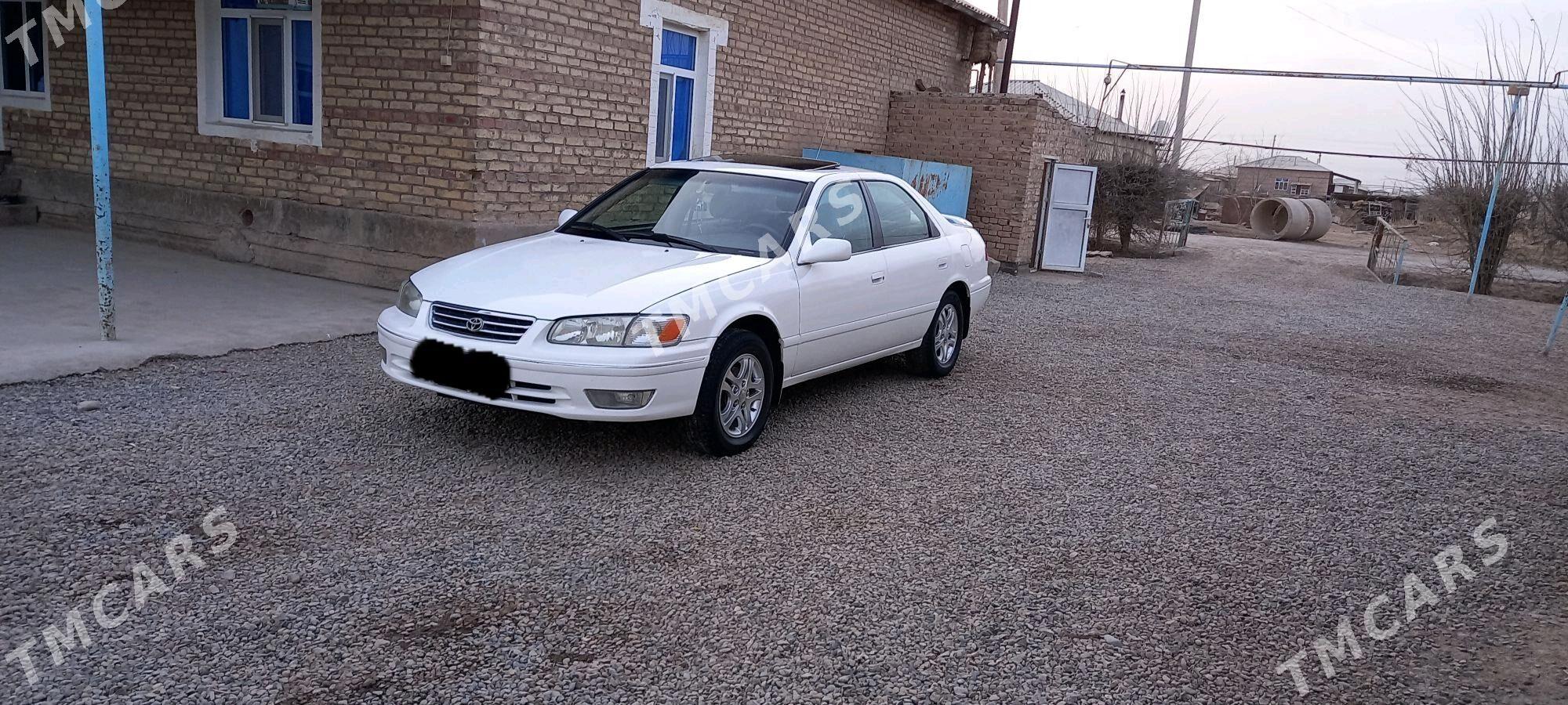 Toyota Camry 2000 - 115 000 TMT - Теджен - img 2