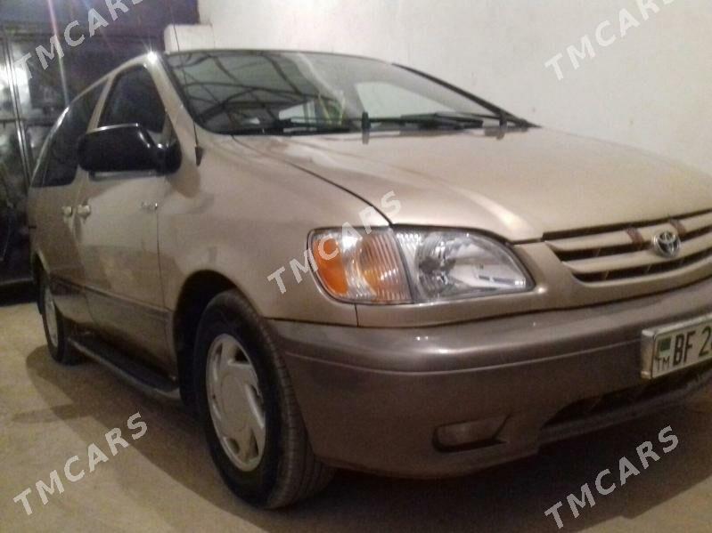 Toyota Sienna 2001 - 105 000 TMT - Койтендаг - img 3