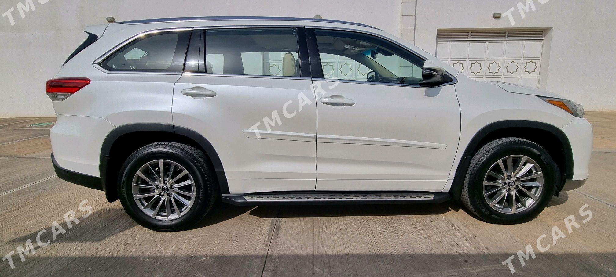 Toyota Highlander 2018 - 445 000 TMT - Ашхабад - img 2