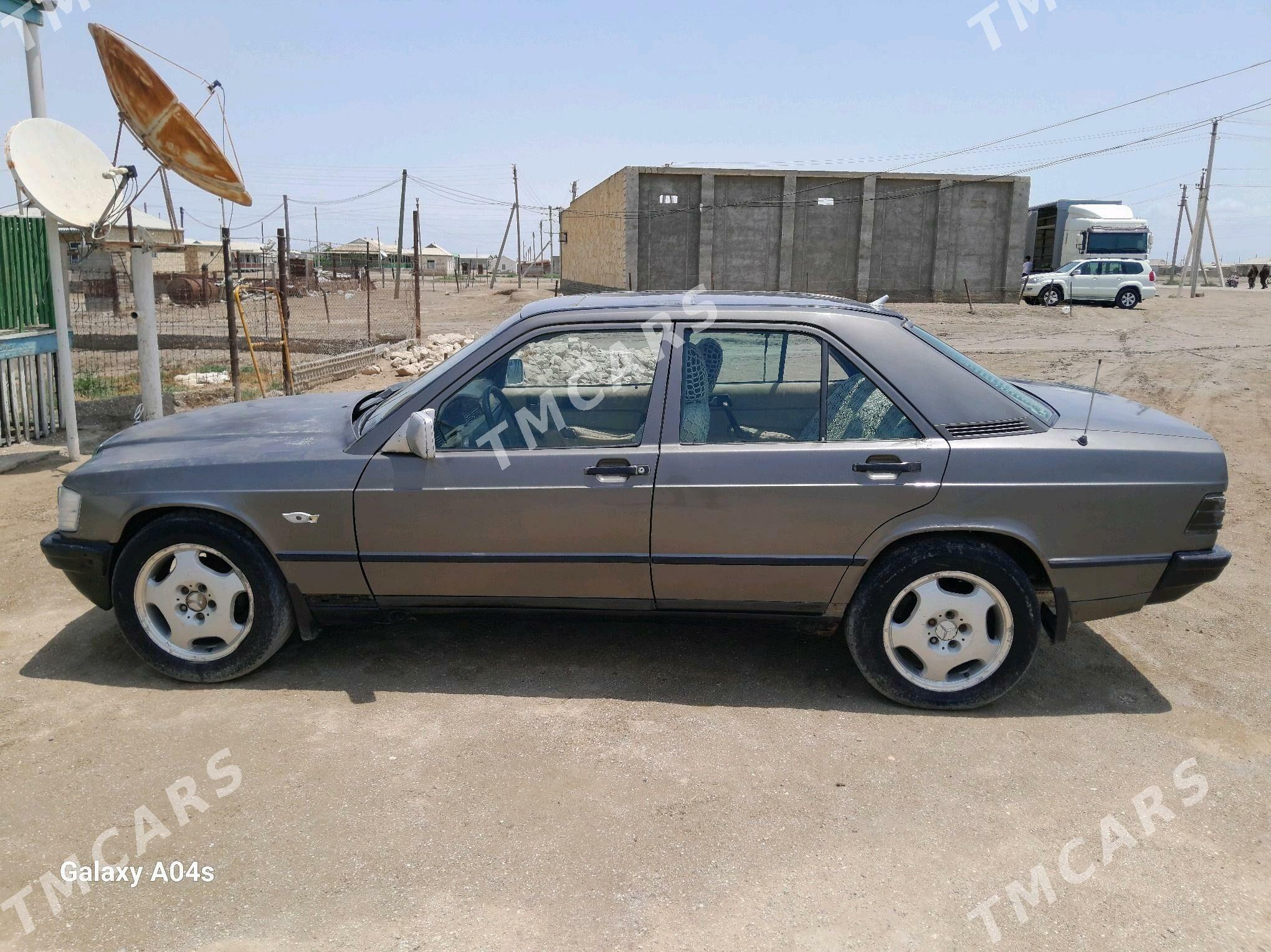 Mercedes-Benz 190E 1990 - 20 000 TMT - Эсенгулы - img 2