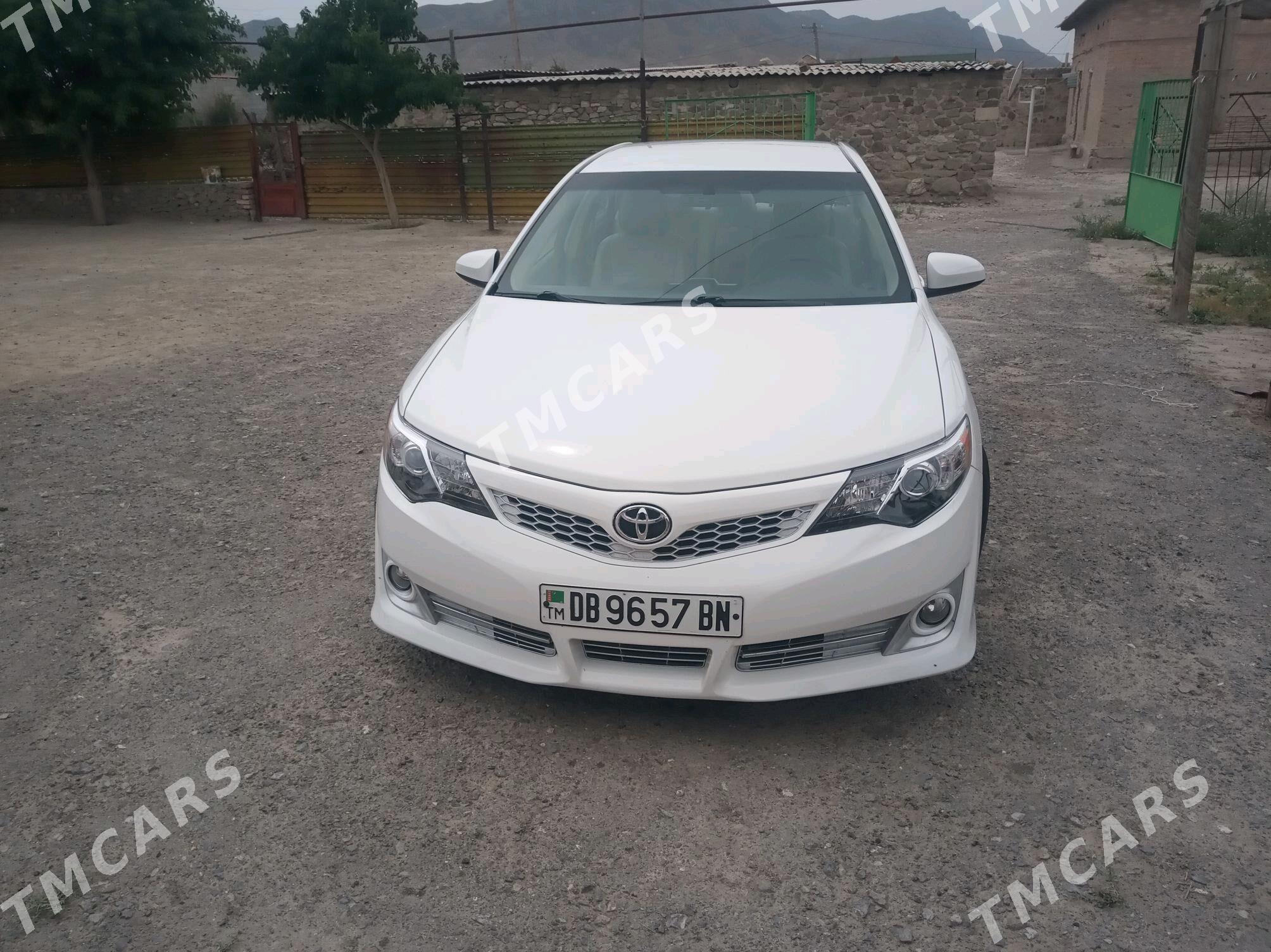 Toyota Camry 2012 - 200 000 TMT - Берекет - img 5