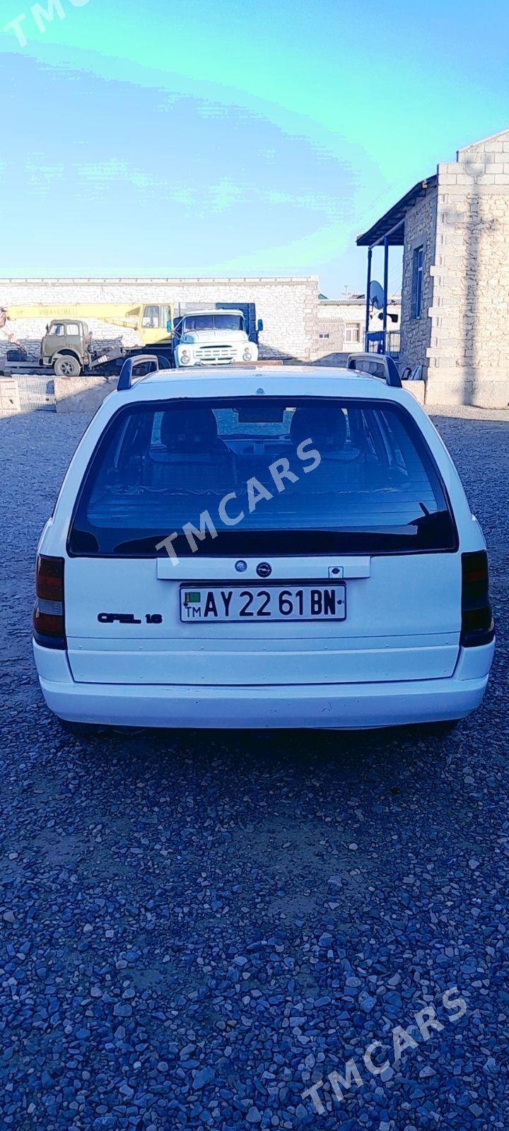 Opel Astra 1992 - 32 000 TMT - Гызыларбат - img 3