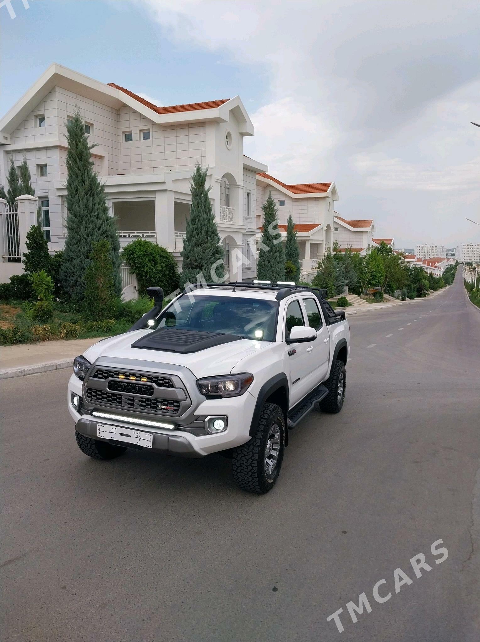 Toyota Tacoma 2017 - 500 000 TMT - Aşgabat - img 3