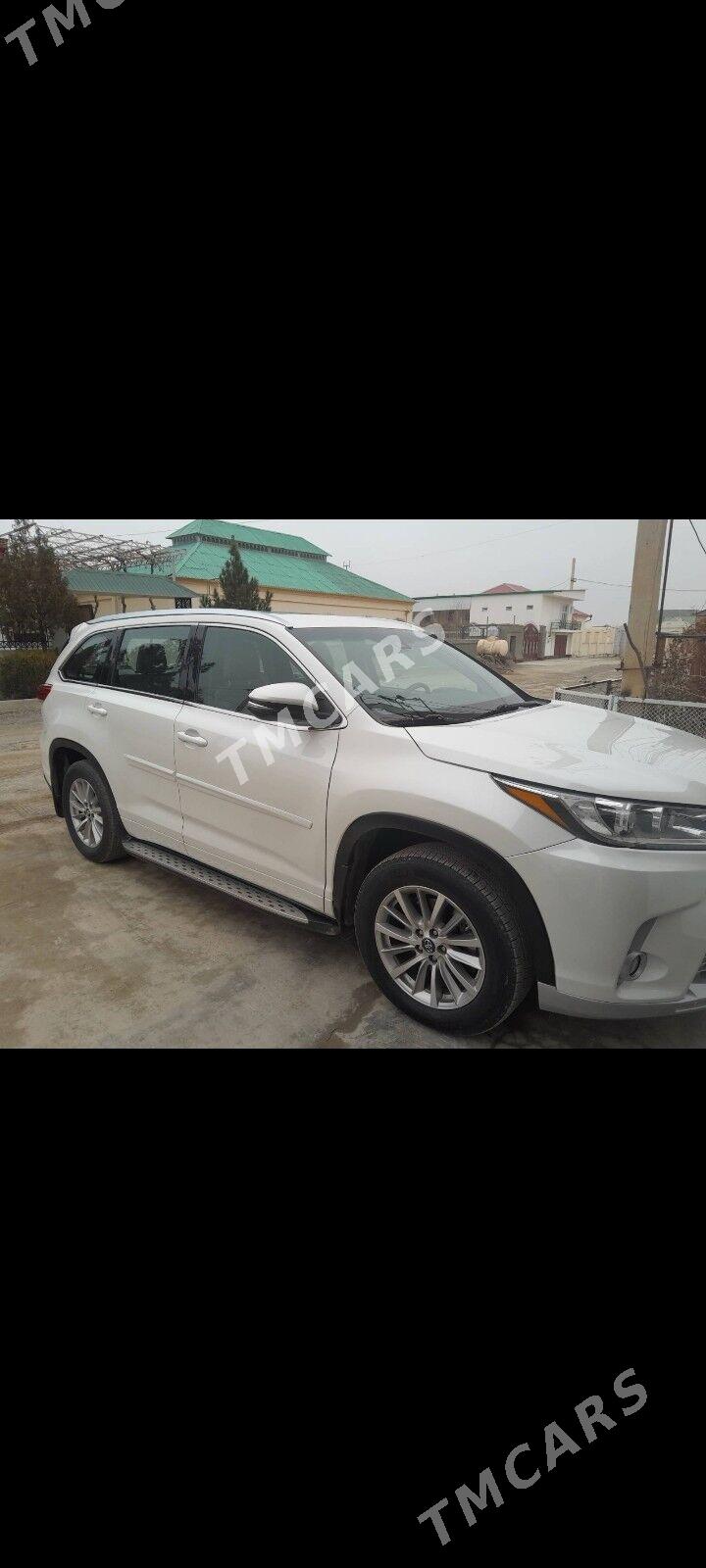 Toyota Highlander 2018 - 510 000 TMT - Änew - img 4