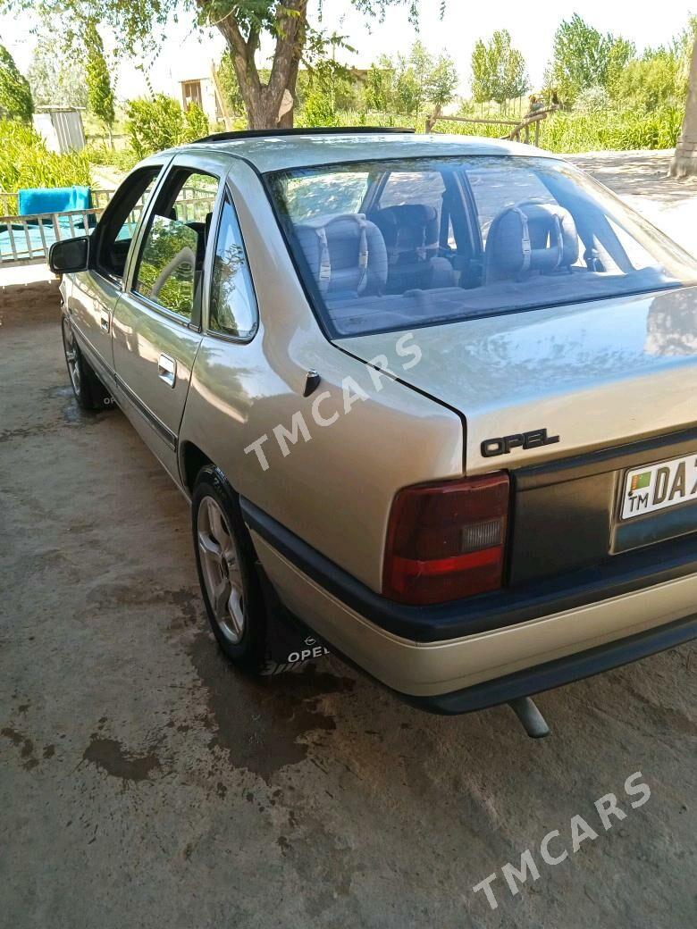 Opel Vectra 1990 - 26 000 TMT - Гурбансолтан Едже - img 3