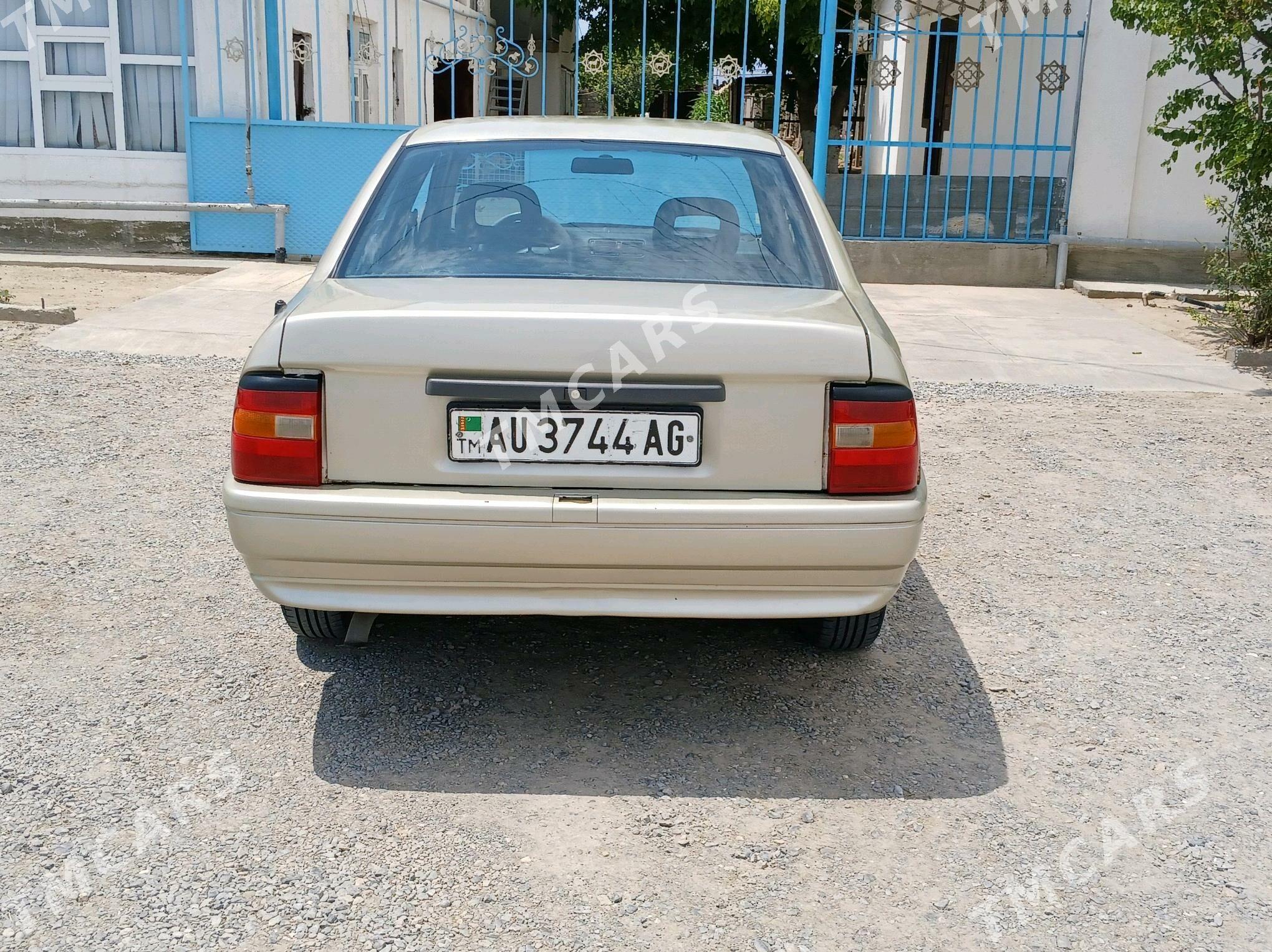 Opel Vectra 1992 - 30 000 TMT - Бузмеин - img 3