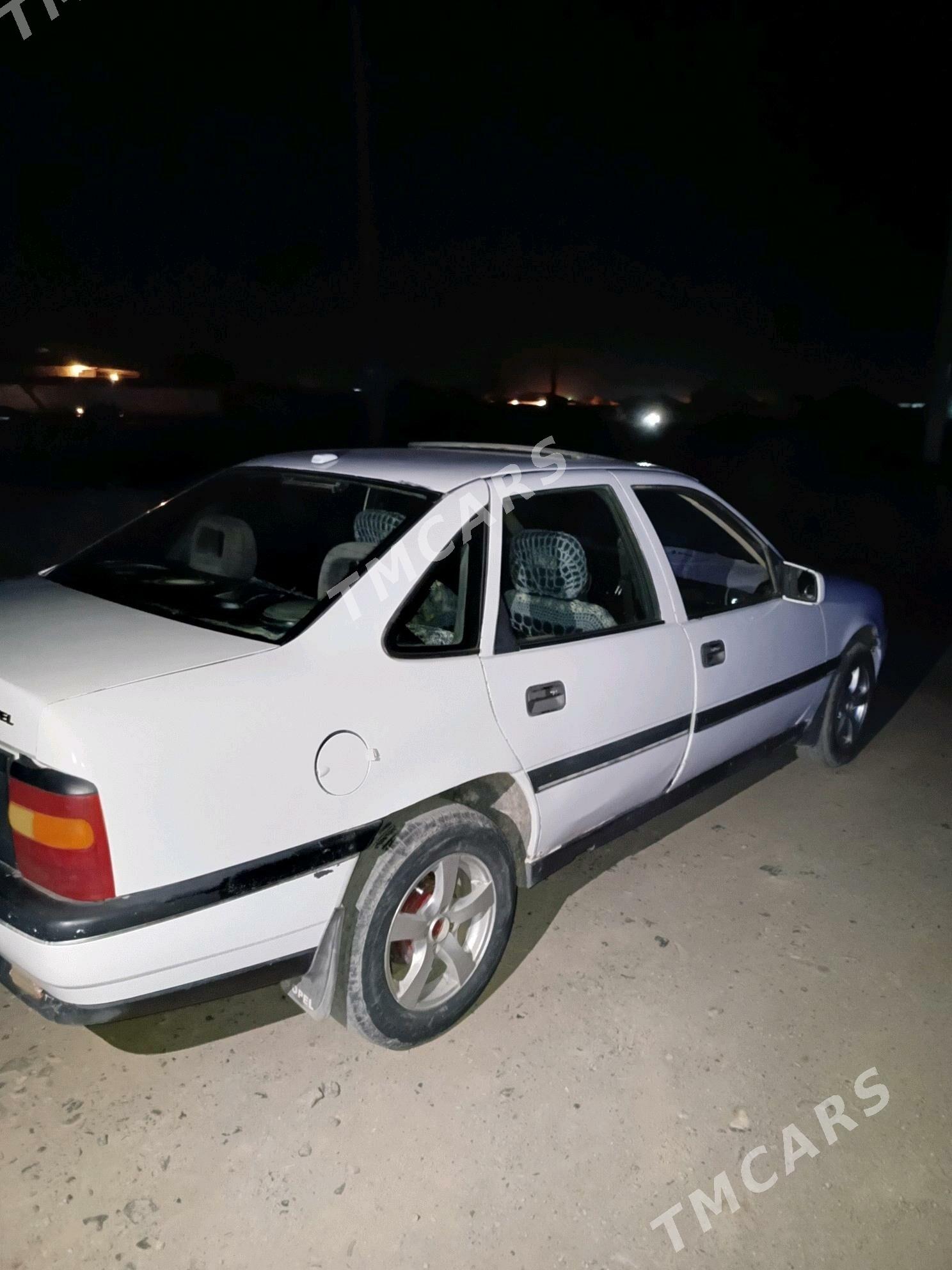 Opel Vectra 1990 - 28 000 TMT - Койтендаг - img 3