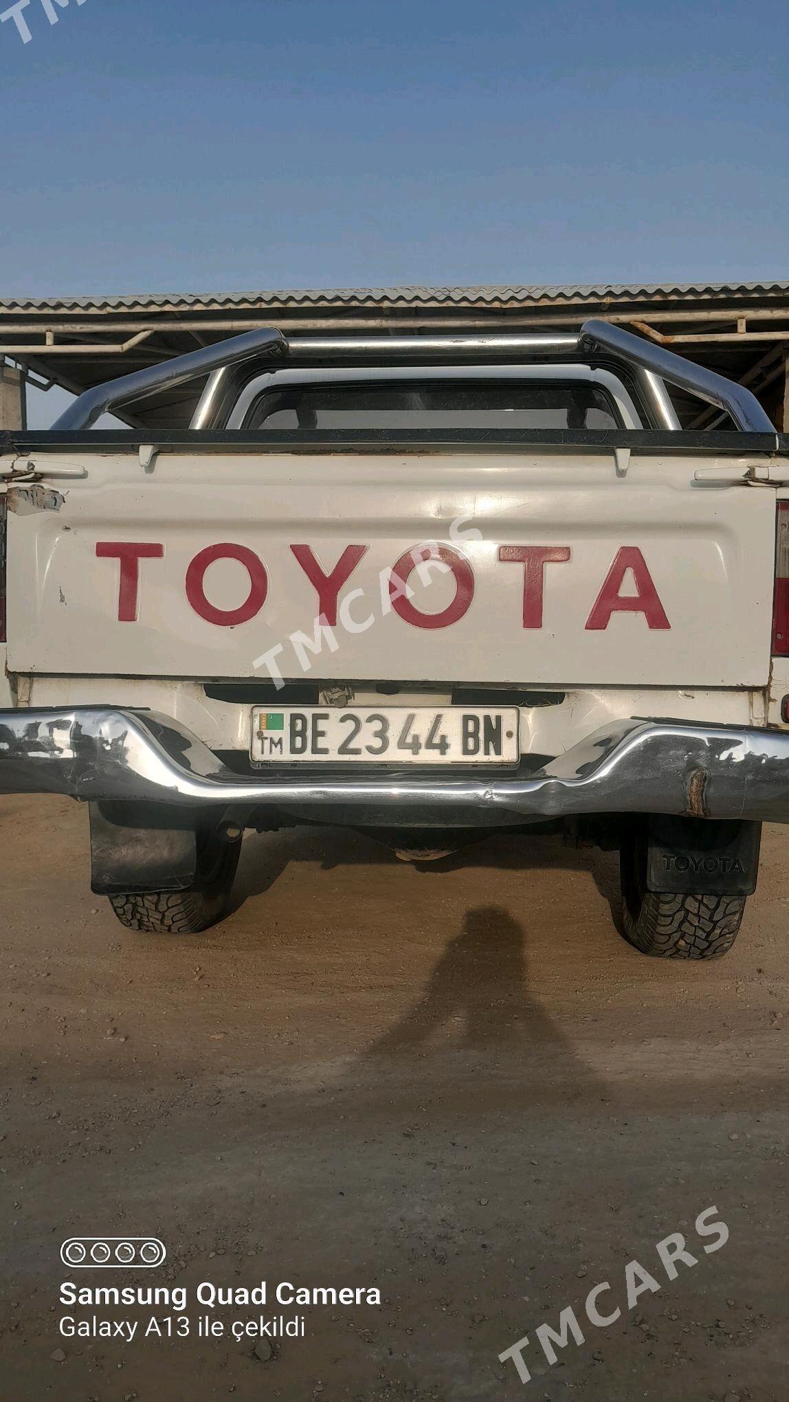 Toyota Hilux 1998 - 70 000 TMT - Esenguly - img 2