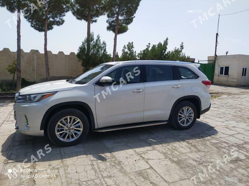 Toyota Highlander 2018 - 380 000 TMT - Türkmenabat - img 4