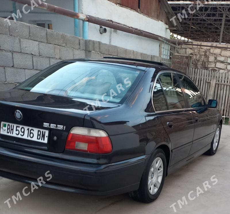 BMW E39 2002 - 95 000 TMT - Балканабат - img 2