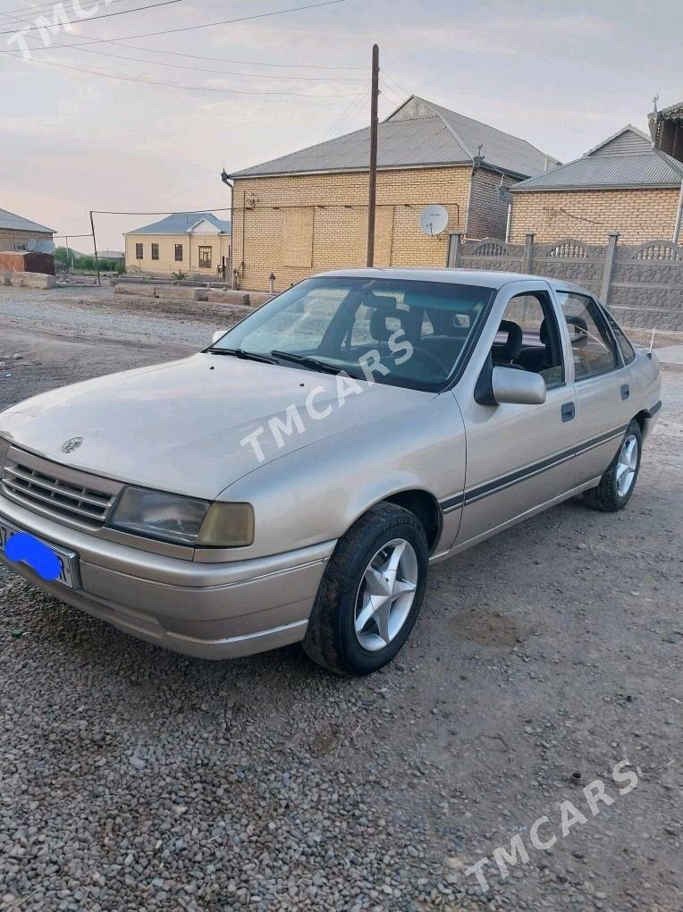 Opel Vectra 1990 - 25 000 TMT - Мары - img 3