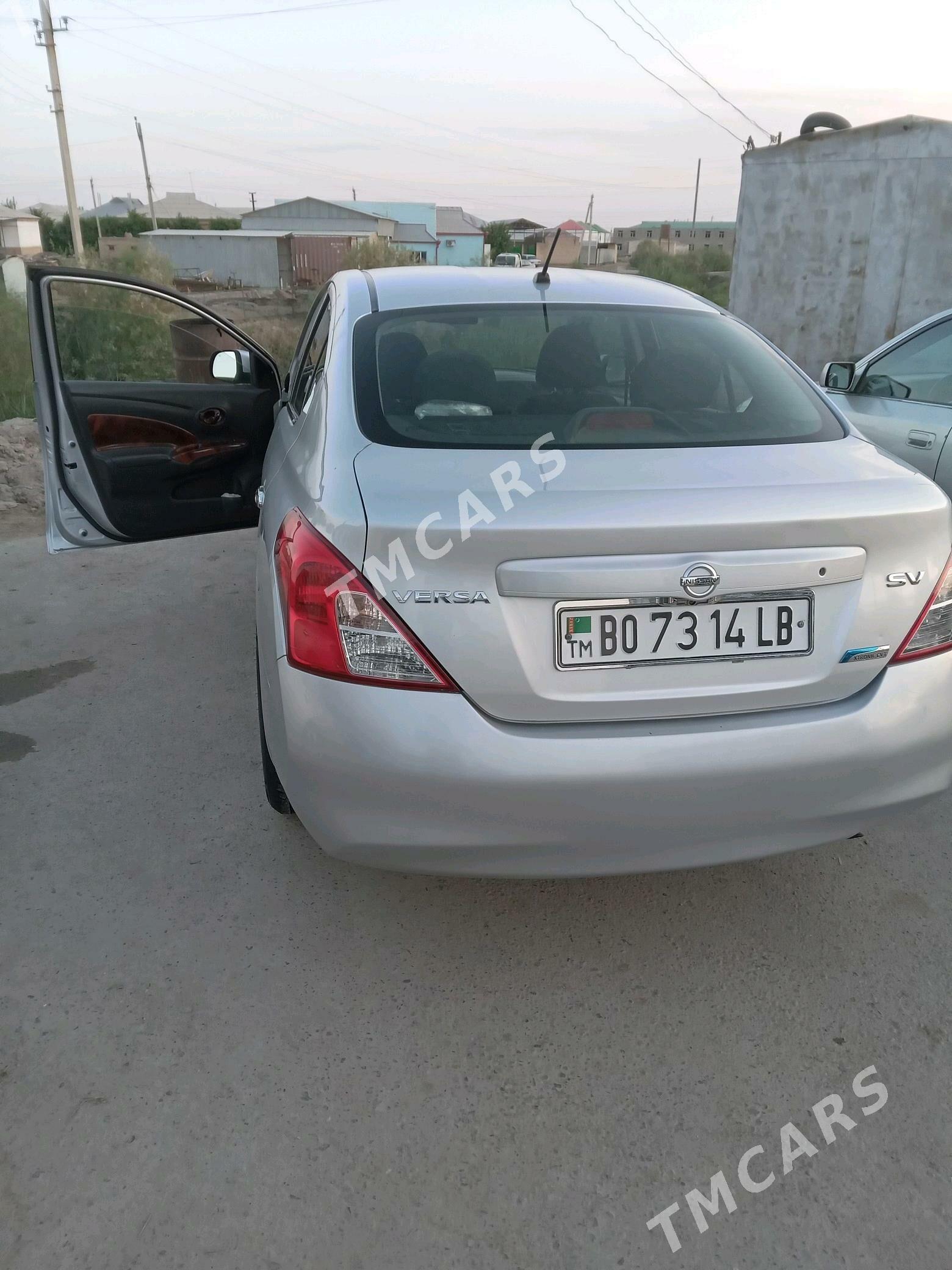 Nissan Versa 2012 - 80 000 TMT - Мары - img 2