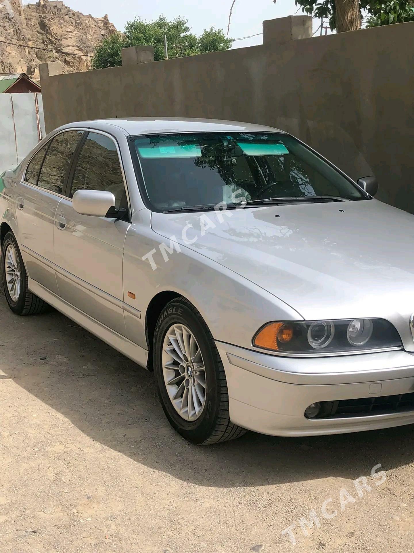 BMW E39 2002 - 110 000 TMT - Türkmenbaşy - img 6