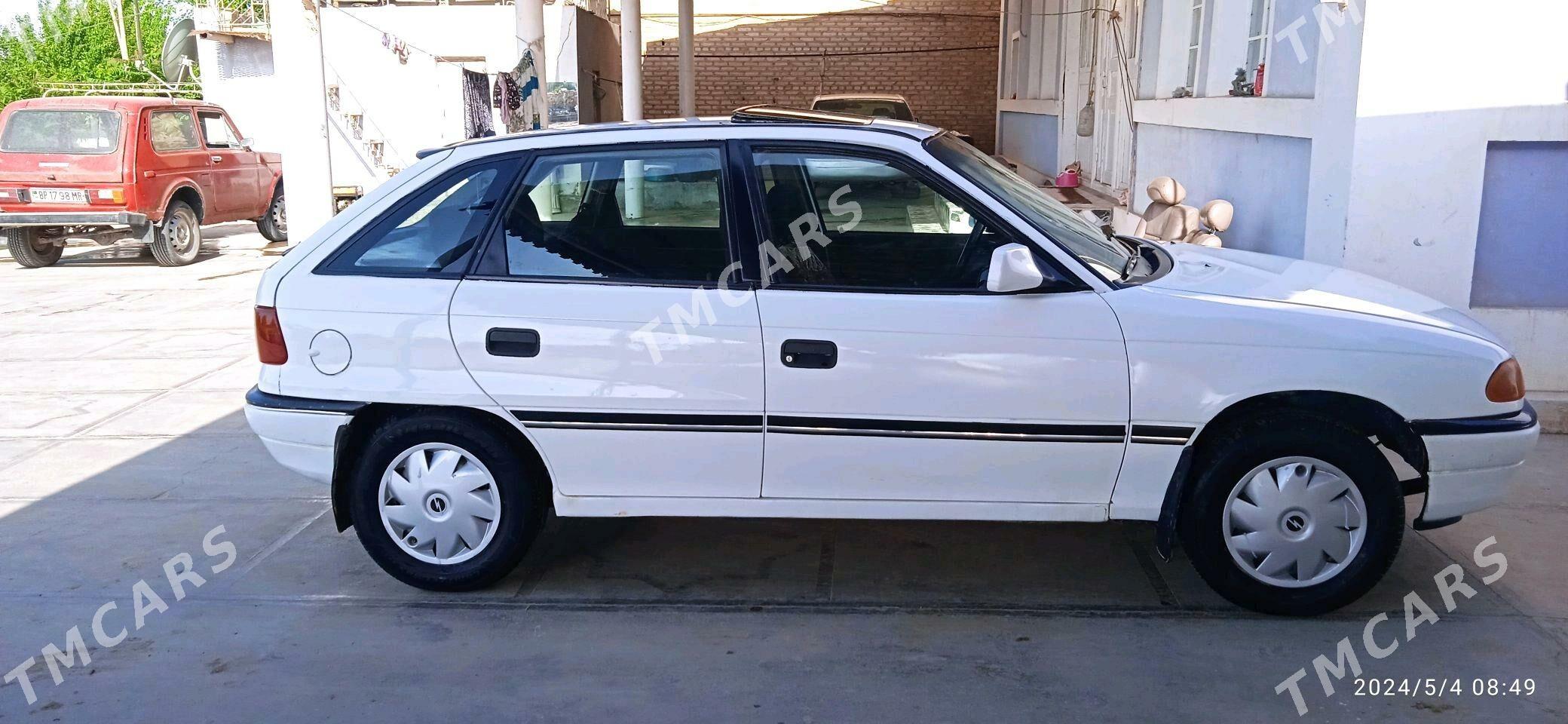 Opel Astra 1994 - 27 000 TMT - Сакарчага - img 2