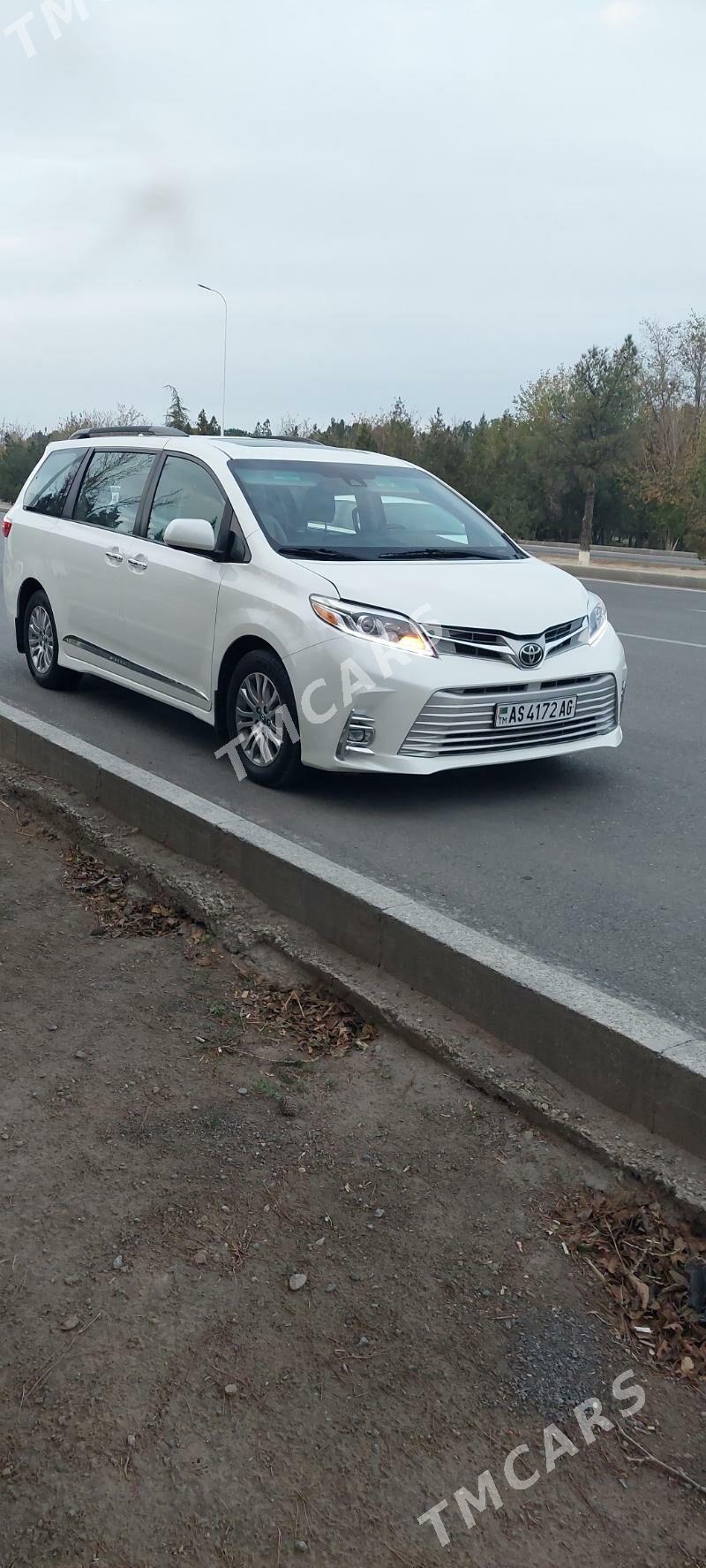 Toyota Sienna 2019 - 365 000 TMT - Гурбансолтан Едже - img 4