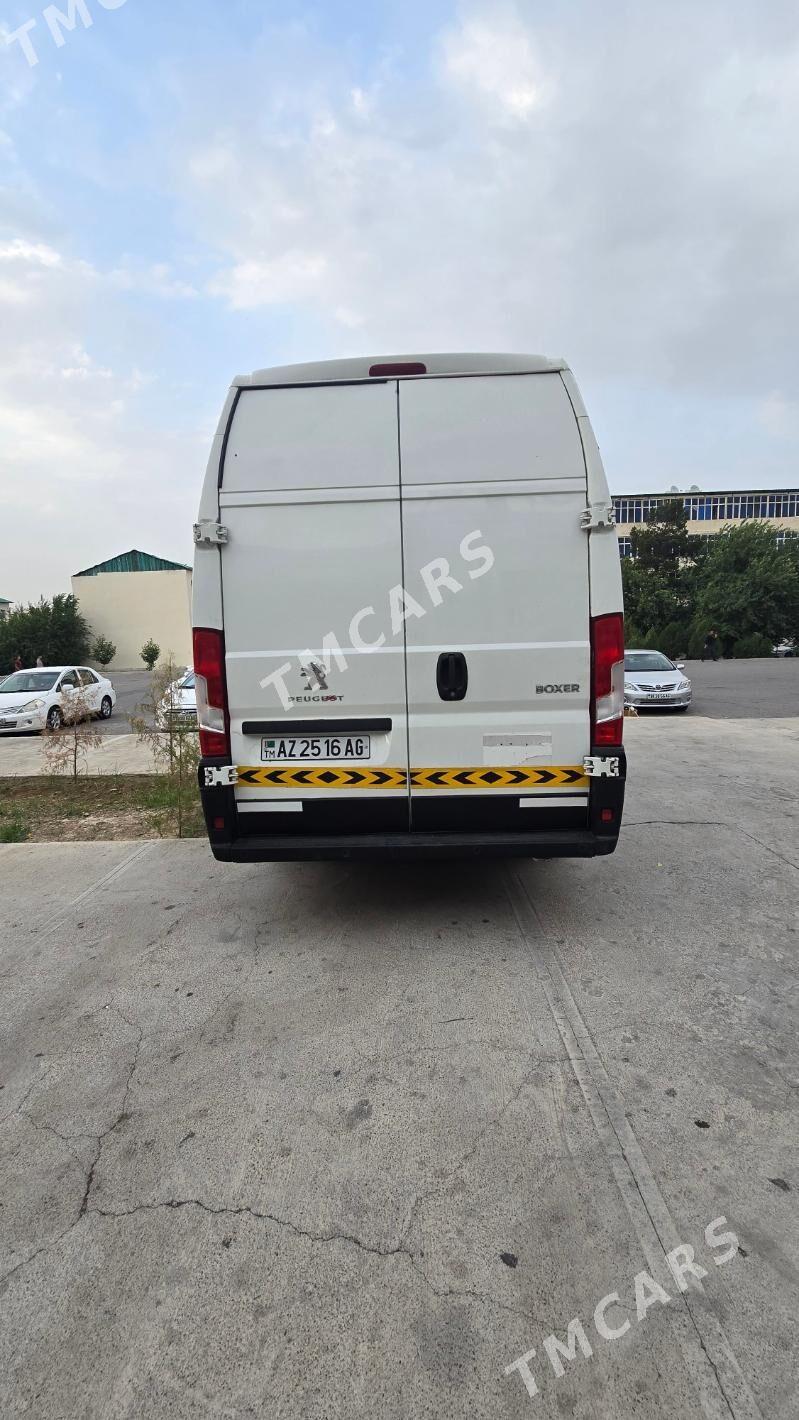 Toyota Hiace 2017 - 380 000 TMT - Büzmeýin - img 5