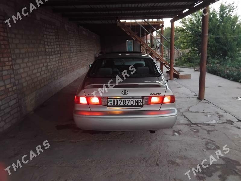 Toyota Camry 2001 - 110 000 TMT - Тагтабазар - img 2