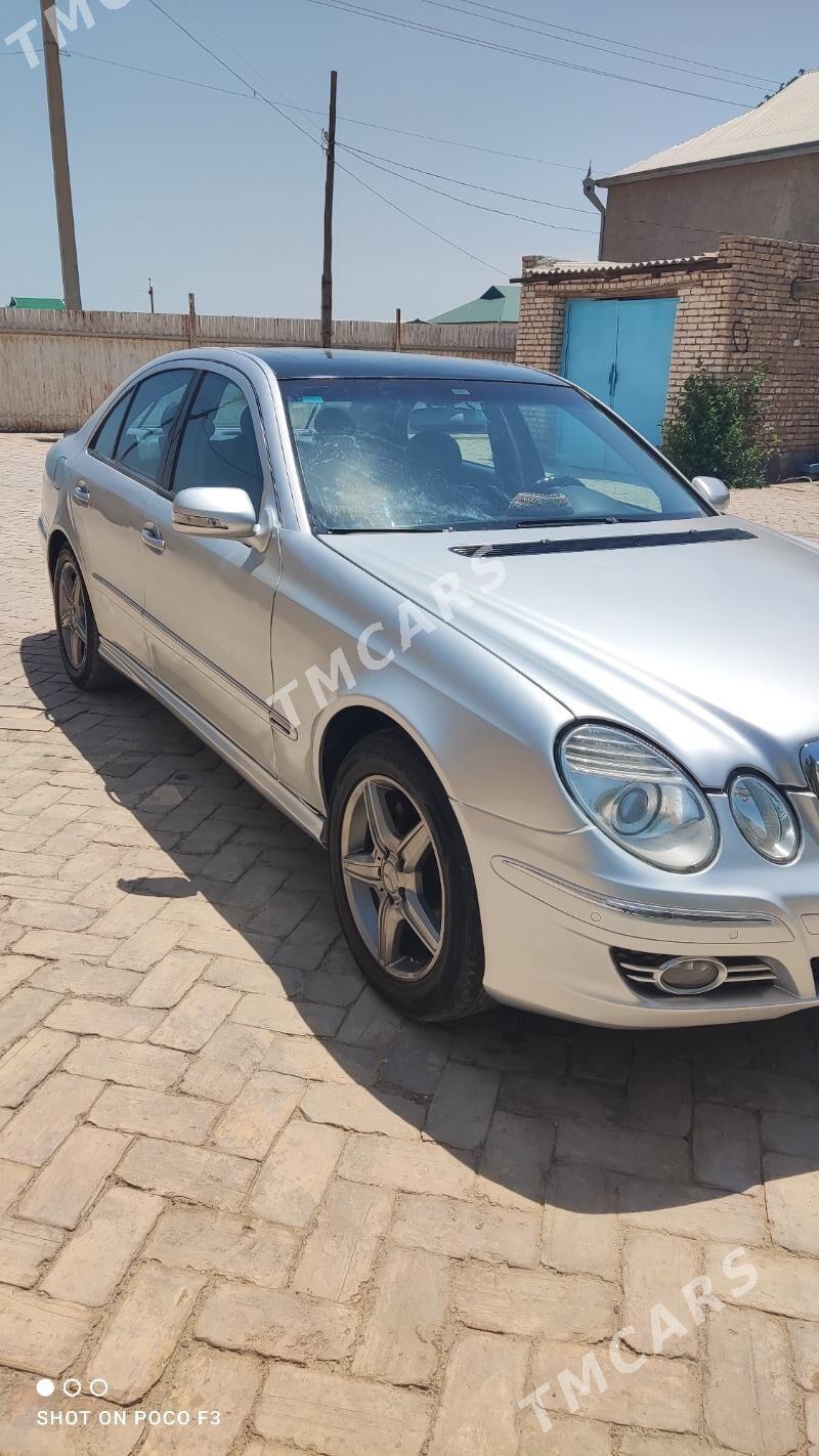 Mercedes-Benz E320 2003 - 88 000 TMT - Байрамали - img 2