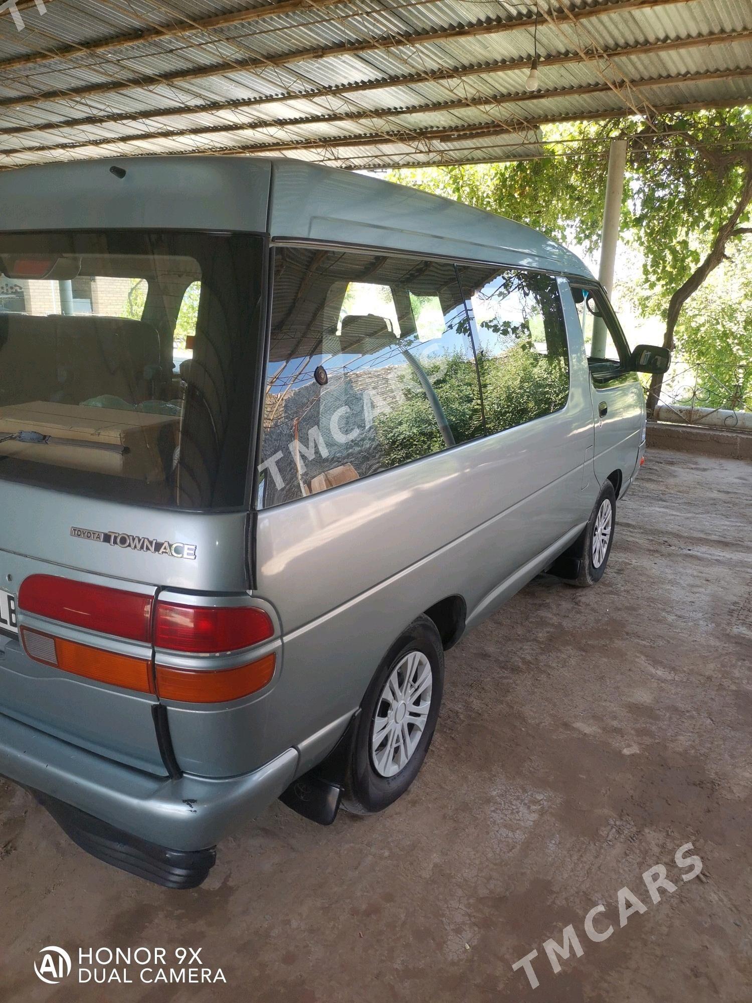 Toyota Town Ace 1992 - 56 000 TMT - Саят - img 5