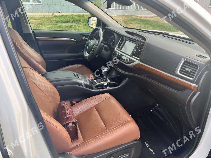 Toyota Highlander 2019 - 499 000 TMT - Гуртли - img 7