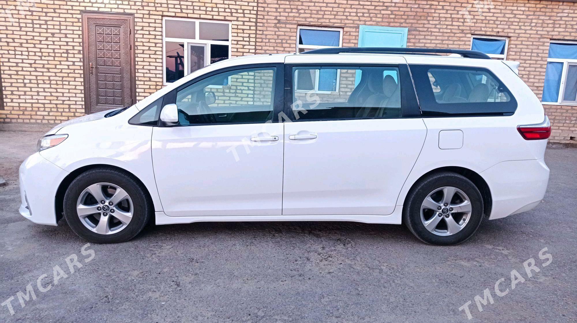 Toyota Sienna 2019 - 340 000 TMT - Murgap - img 3