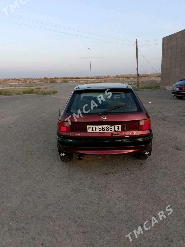 Opel Astra 1993 - 32 000 TMT - Дарганата - img 6