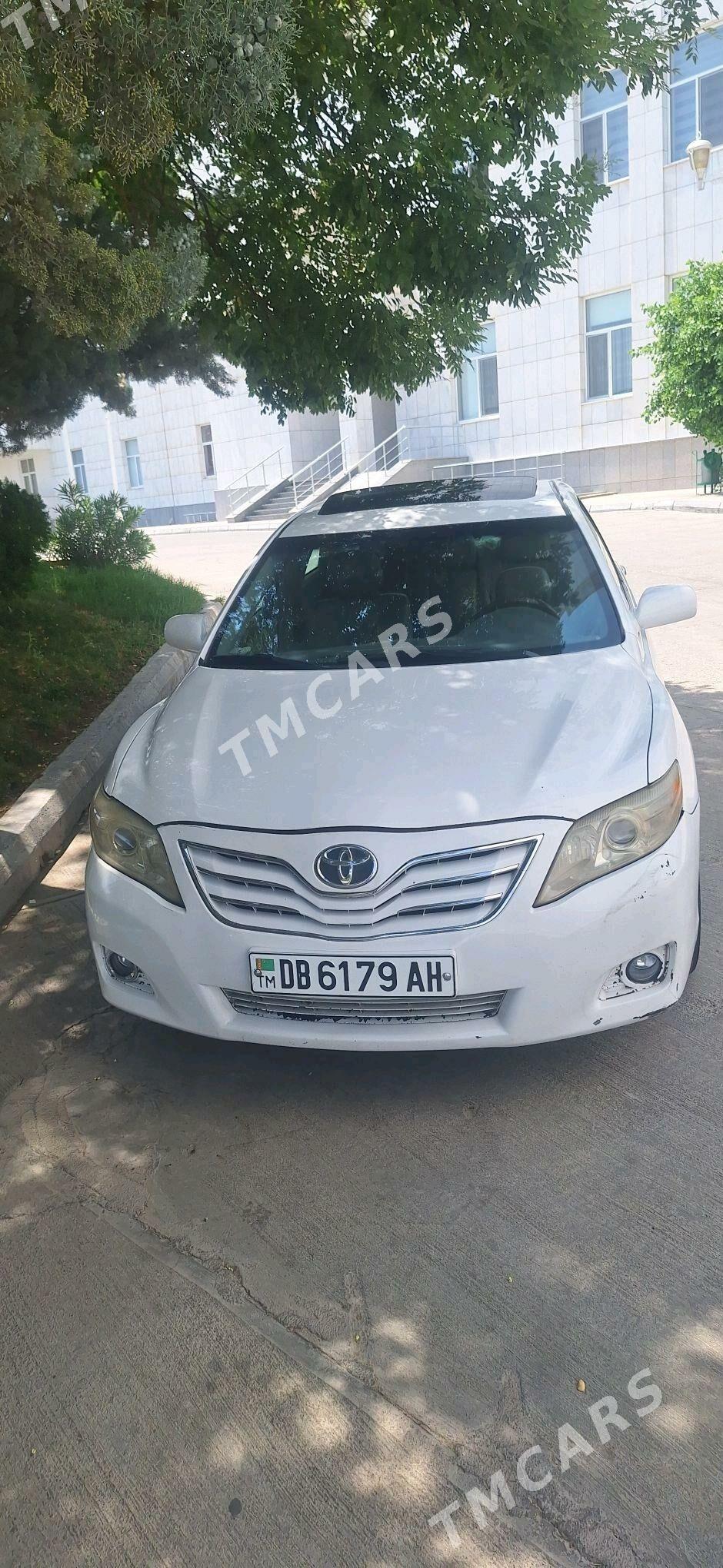 Toyota Camry 2011 - 190 000 TMT - 11 мкр - img 2