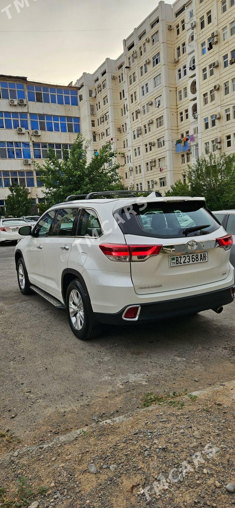 Toyota Highlander 2017 - 350 000 TMT - Ашхабад - img 3