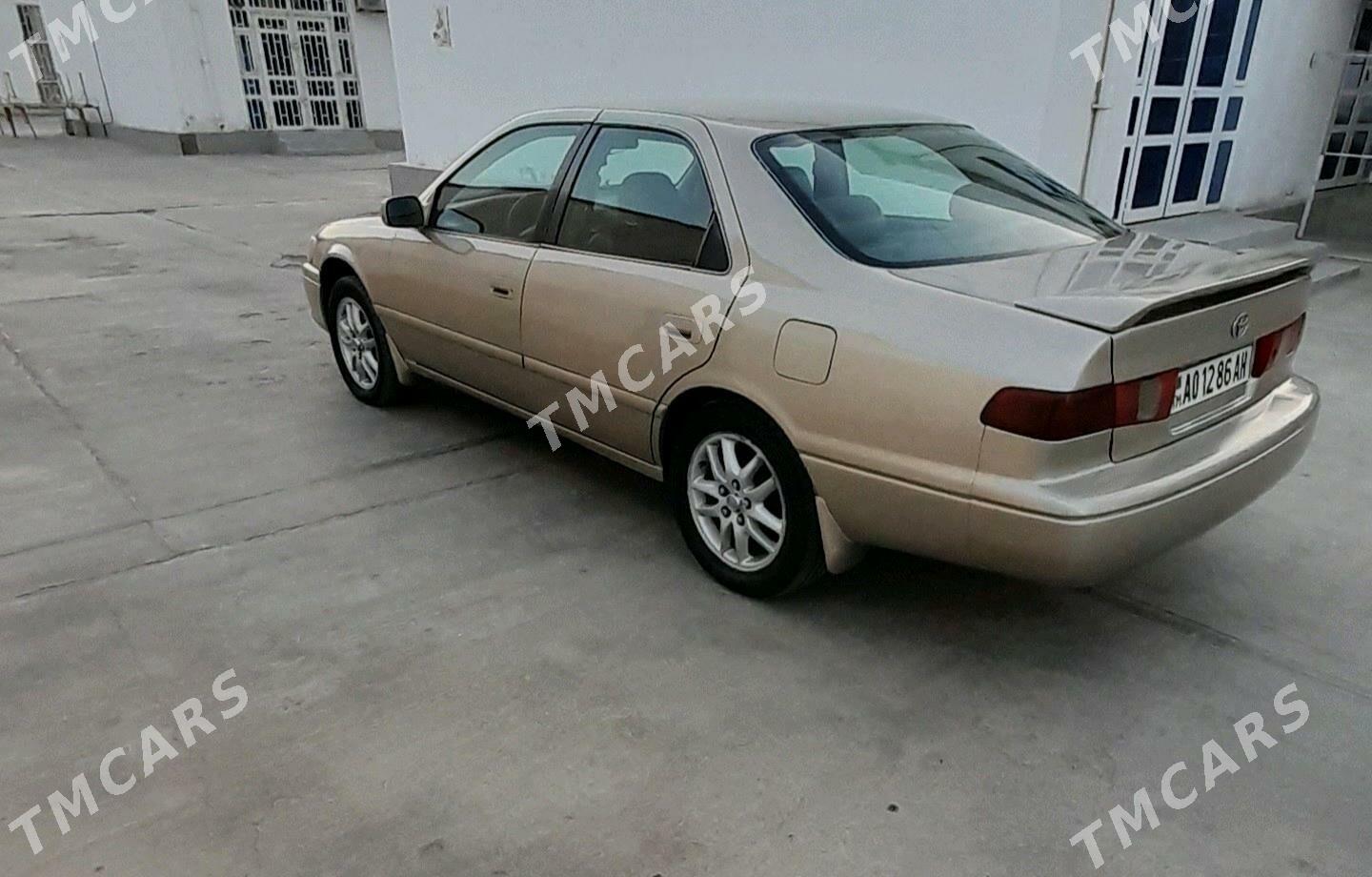 Toyota Camry 1999 - 100 000 TMT - Теджен - img 5