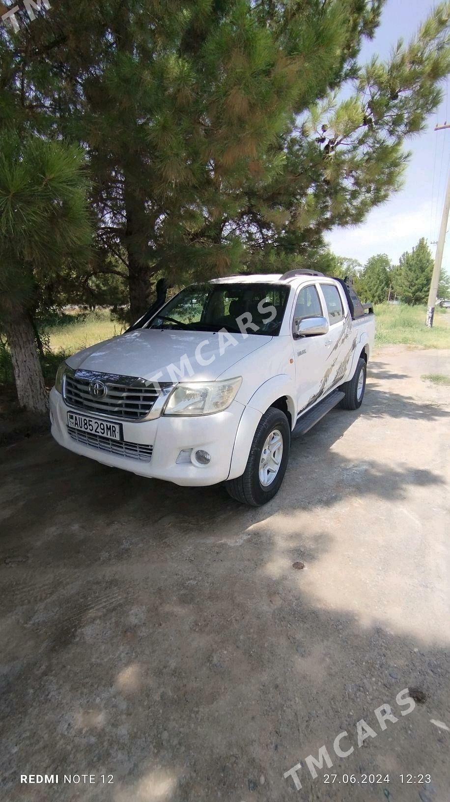 Toyota Hilux 2013 - 280 000 TMT - Мары - img 6