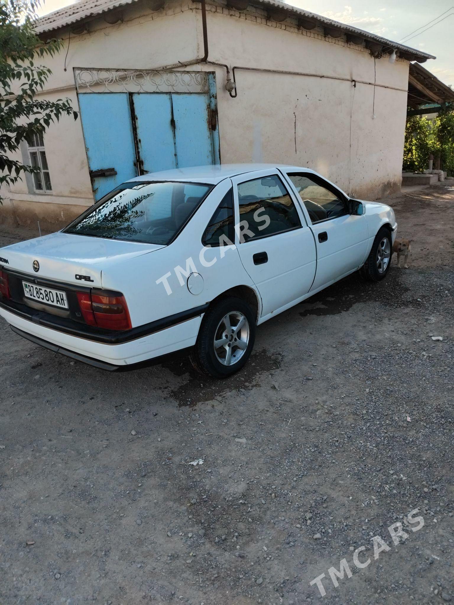 Opel Vectra 1990 - 18 000 TMT - Tejen - img 4